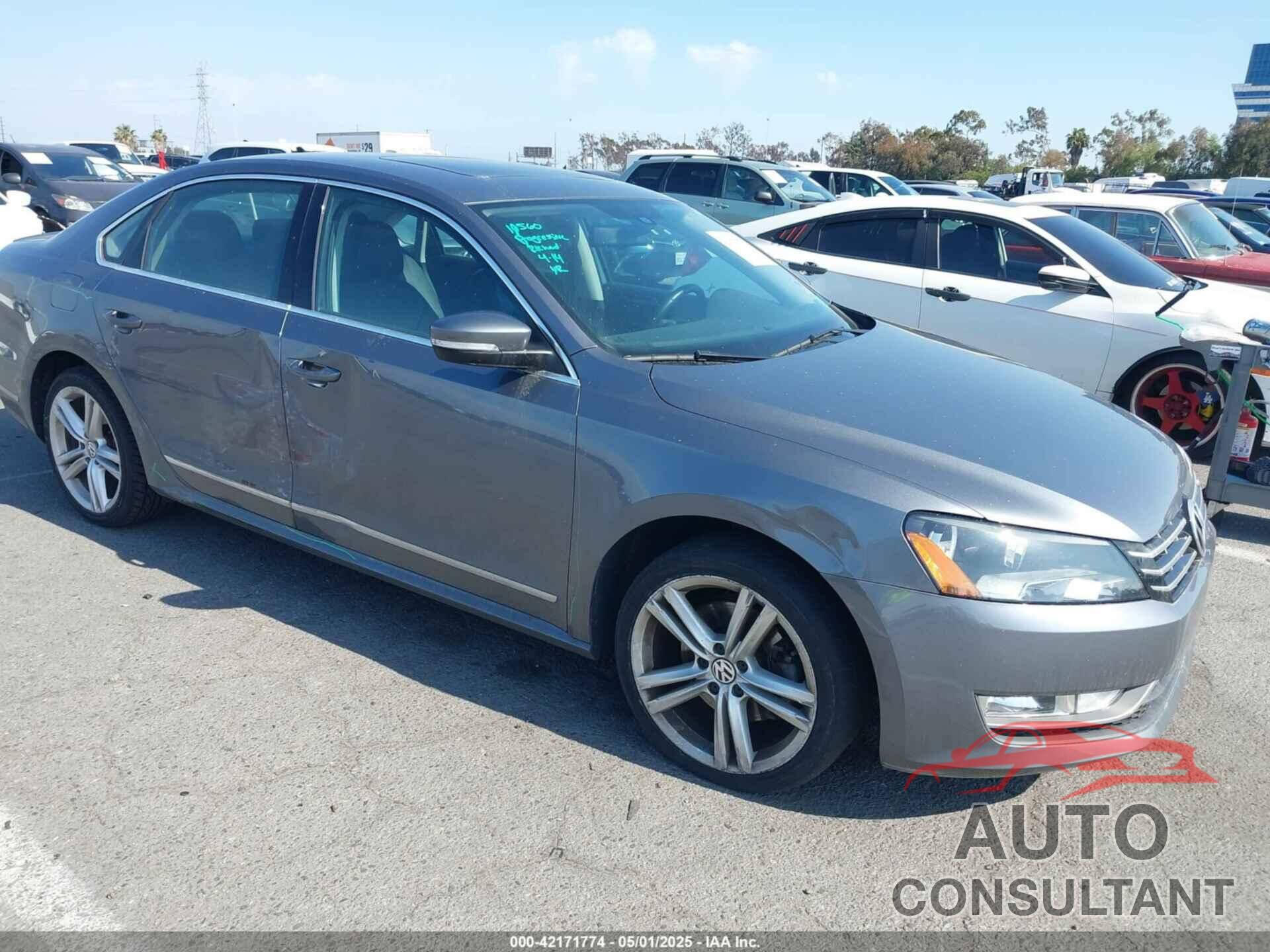 VOLKSWAGEN PASSAT 2013 - 1VWCM7A36DC110944