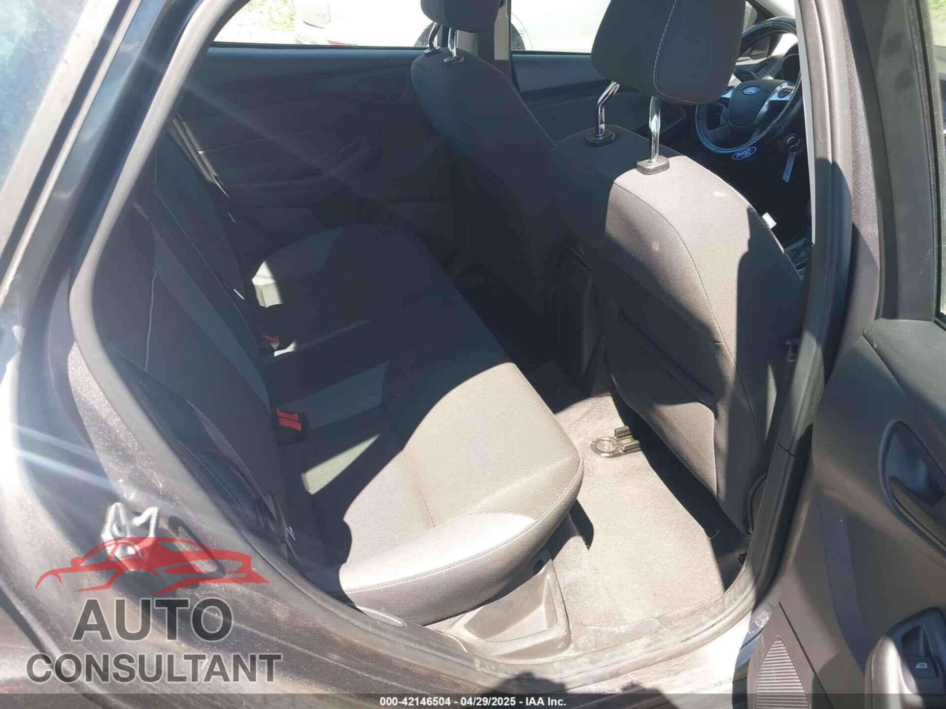 FORD FOCUS 2012 - 1FAHP3F21CL328304