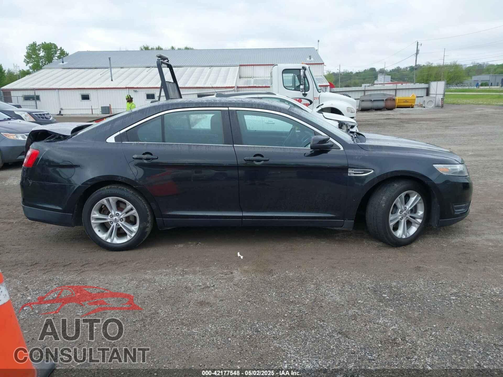 FORD TAURUS 2013 - 1FAHP2E87DG203558