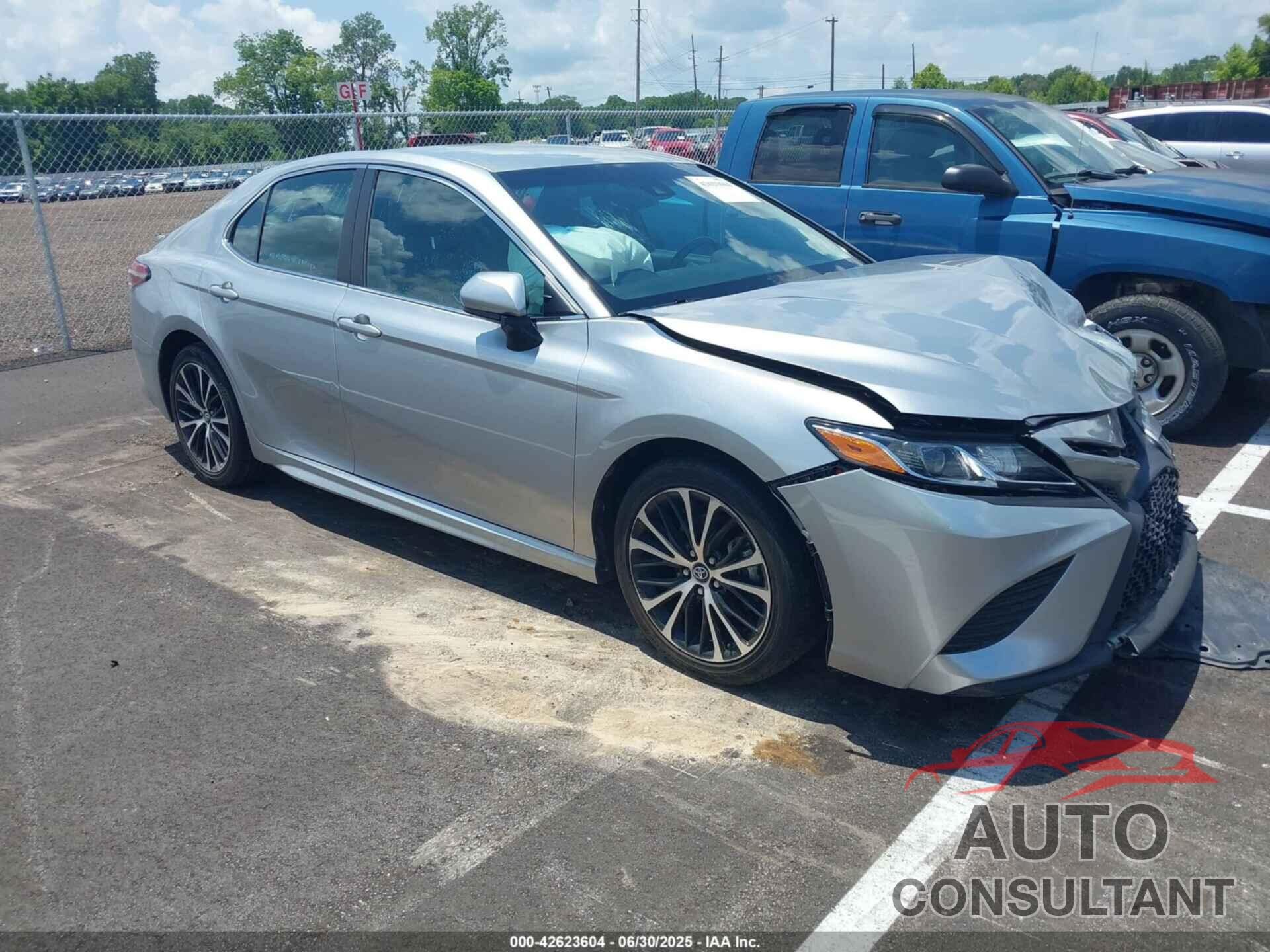TOYOTA CAMRY 2018 - 4T1B11HKXJU072492