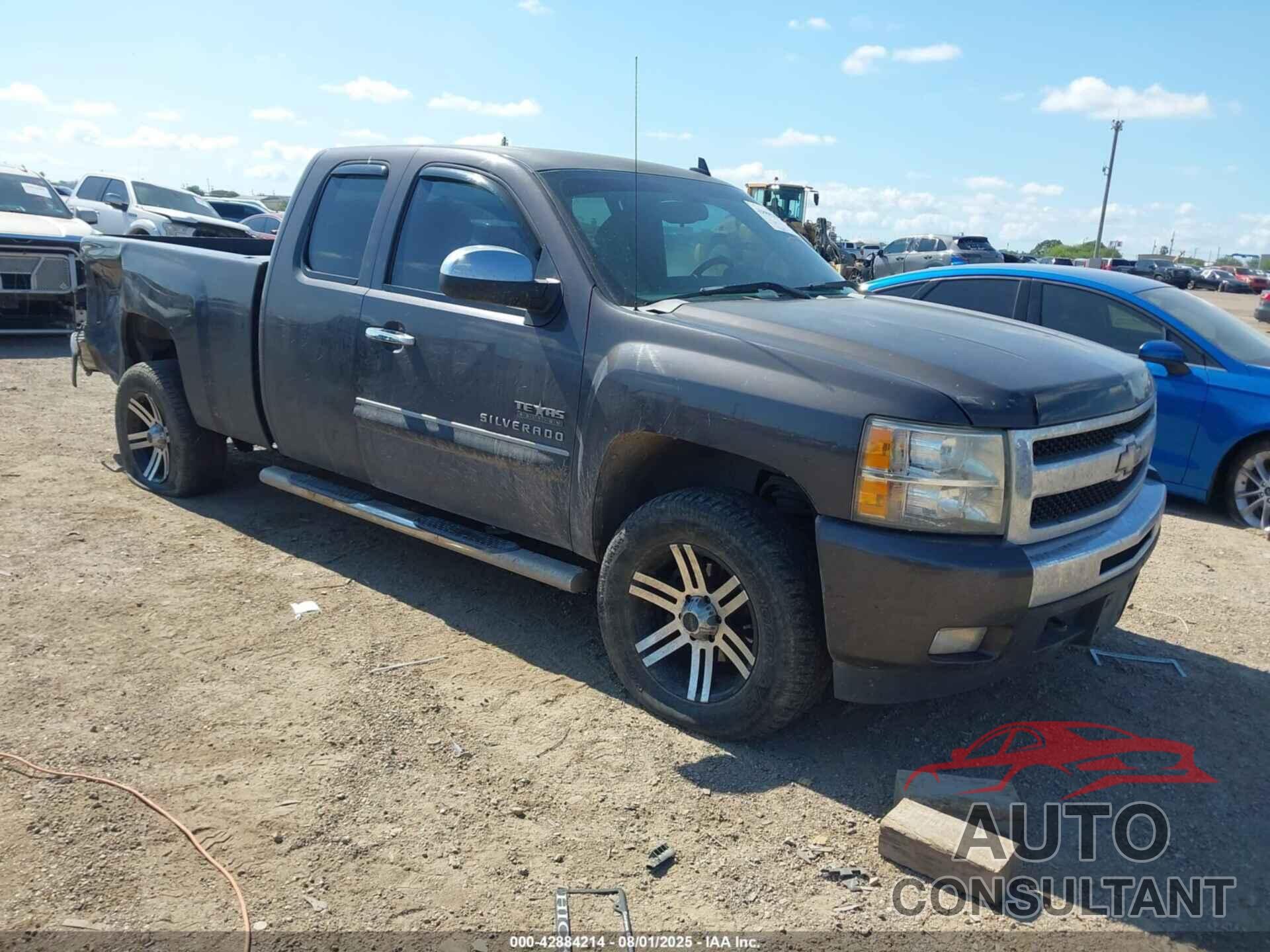 CHEVROLET SILVERADO 1500 2011 - 1GCRCSE08BZ222738