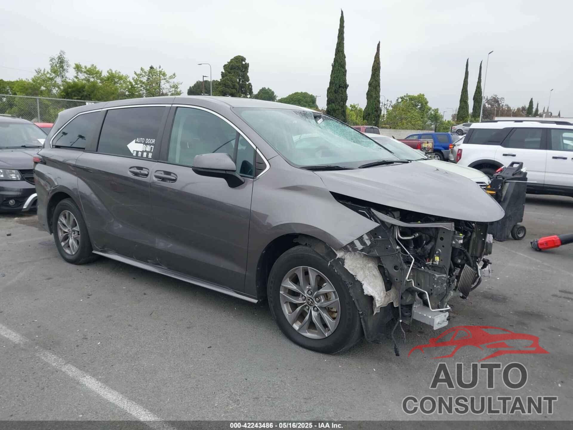 TOYOTA SIENNA 2022 - 5TDKRKEC1NS099302
