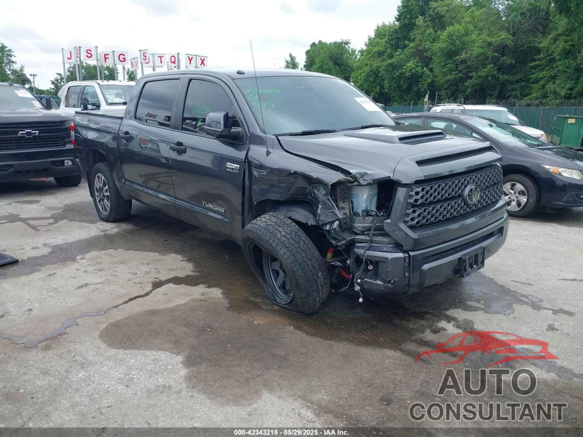 TOYOTA TUNDRA 2019 - 5TFDY5F13KX804133