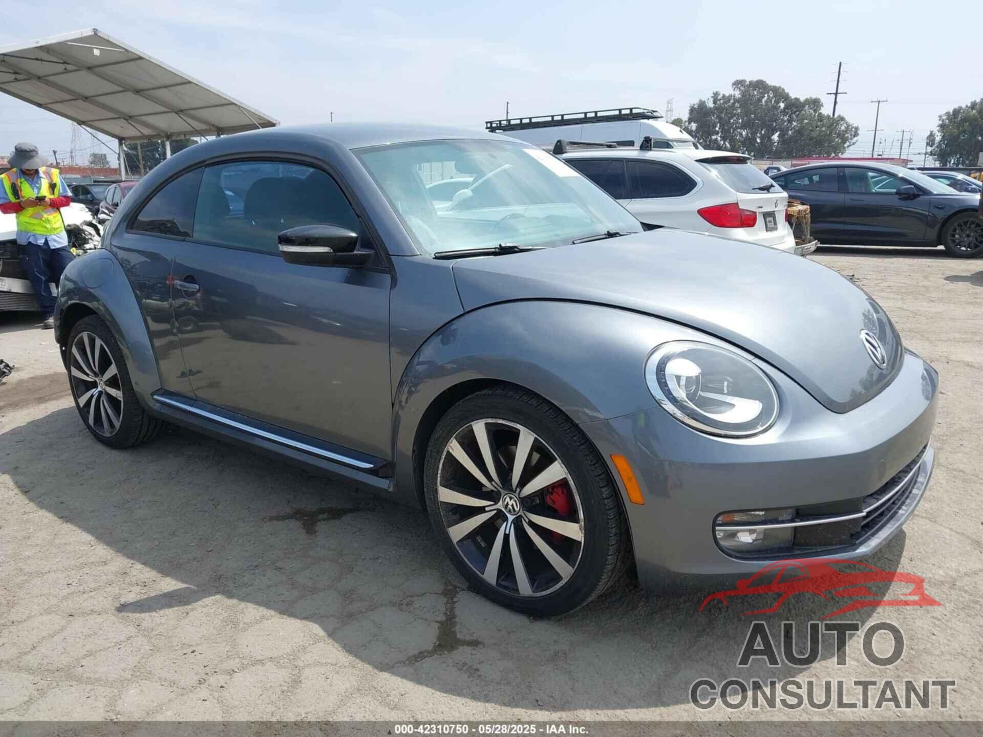 VOLKSWAGEN BEETLE 2012 - 3VWVA7AT2CM642142
