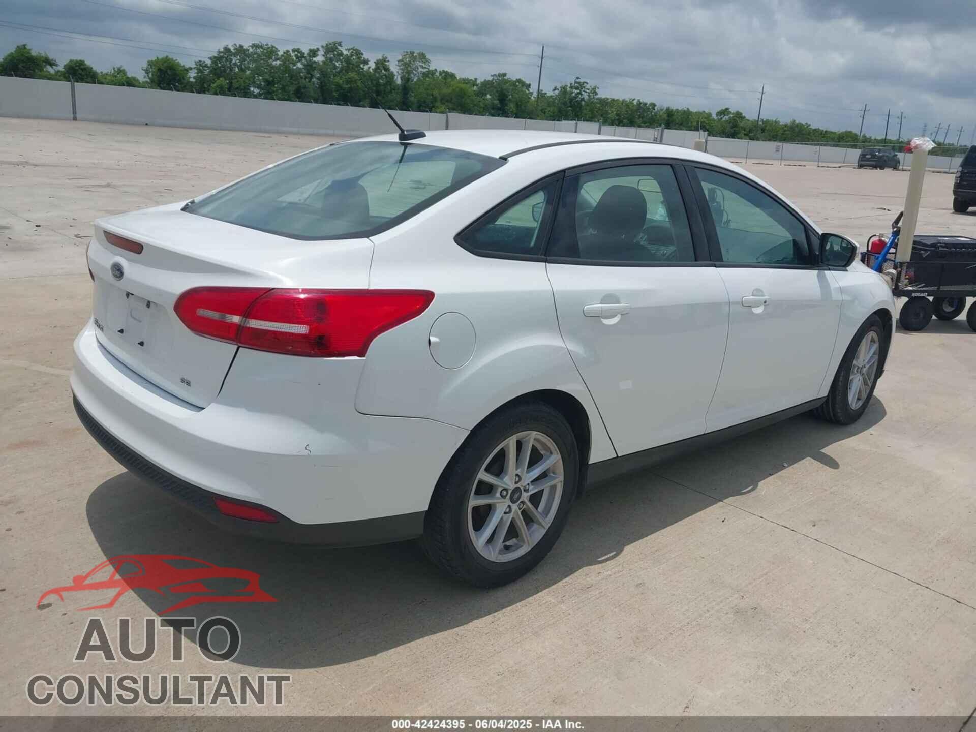 FORD FOCUS 2017 - 1FADP3F20HL244335