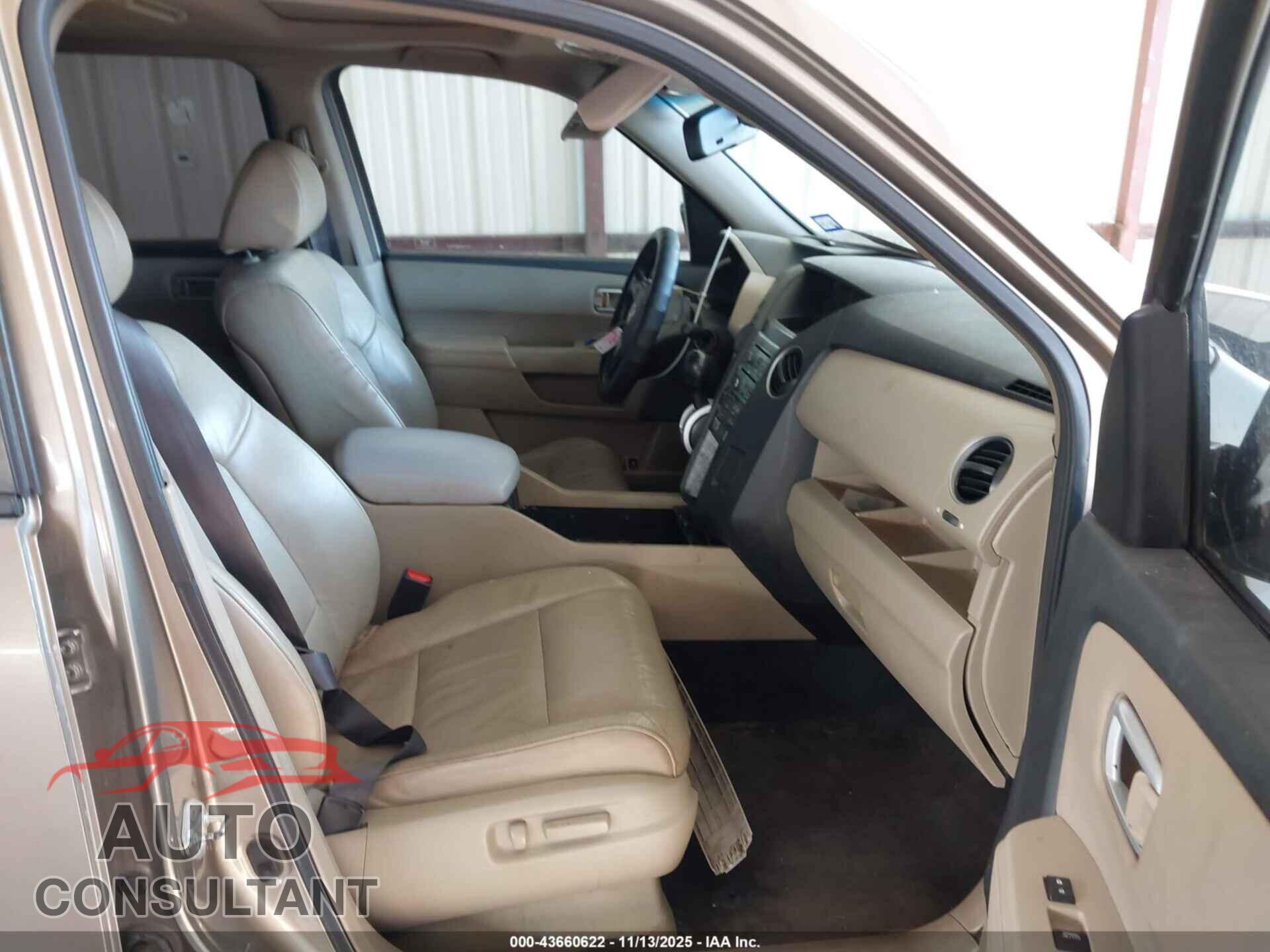 HONDA PILOT 2011 - 5FNYF3H64BB035219