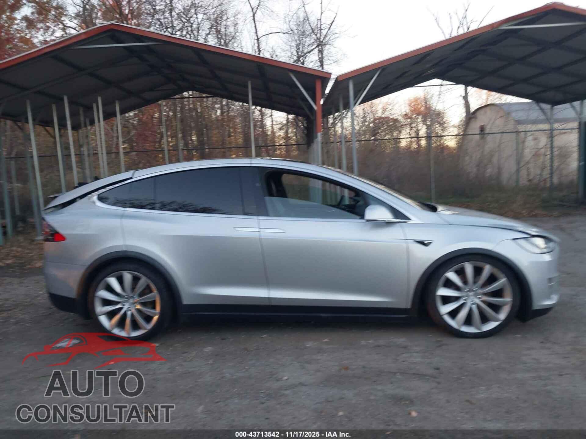 TESLA MODEL X 2017 - 5YJXCDE20HF047713