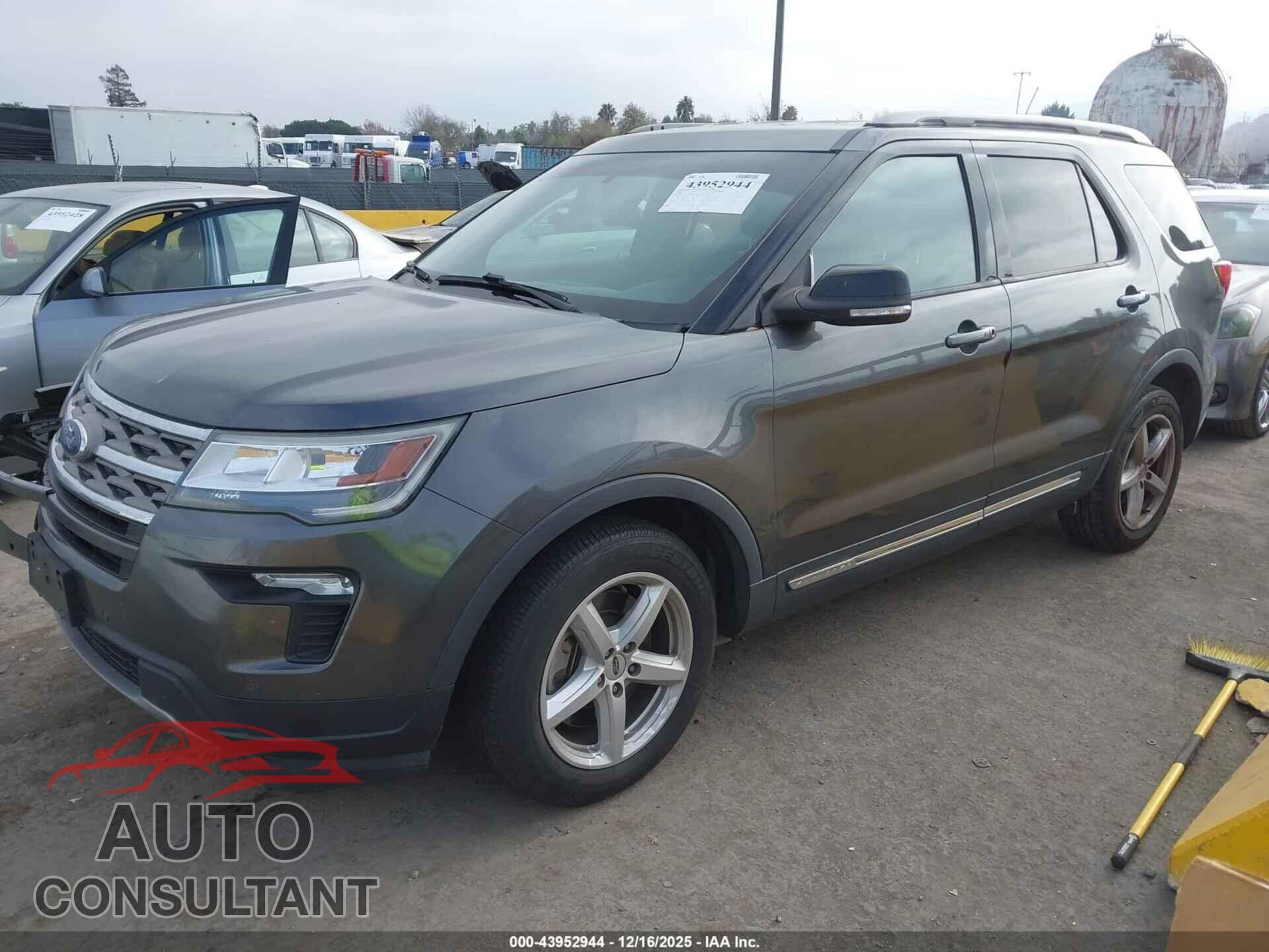 FORD EXPLORER 2018 - 1FM5K7D8XJGB57094