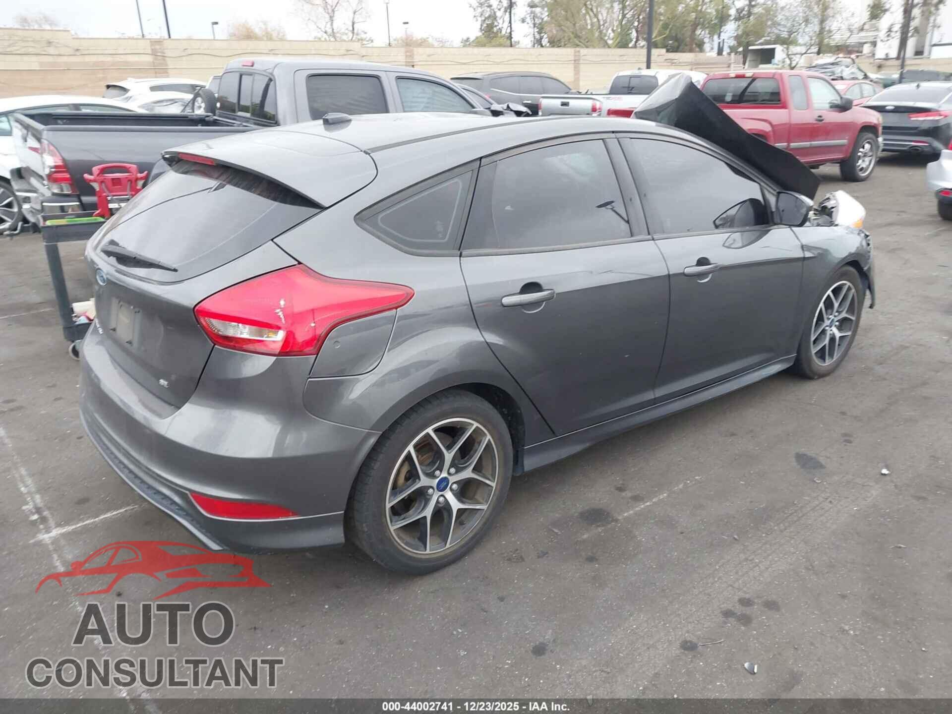 FORD FOCUS 2016 - 1FADP3K23GL362089
