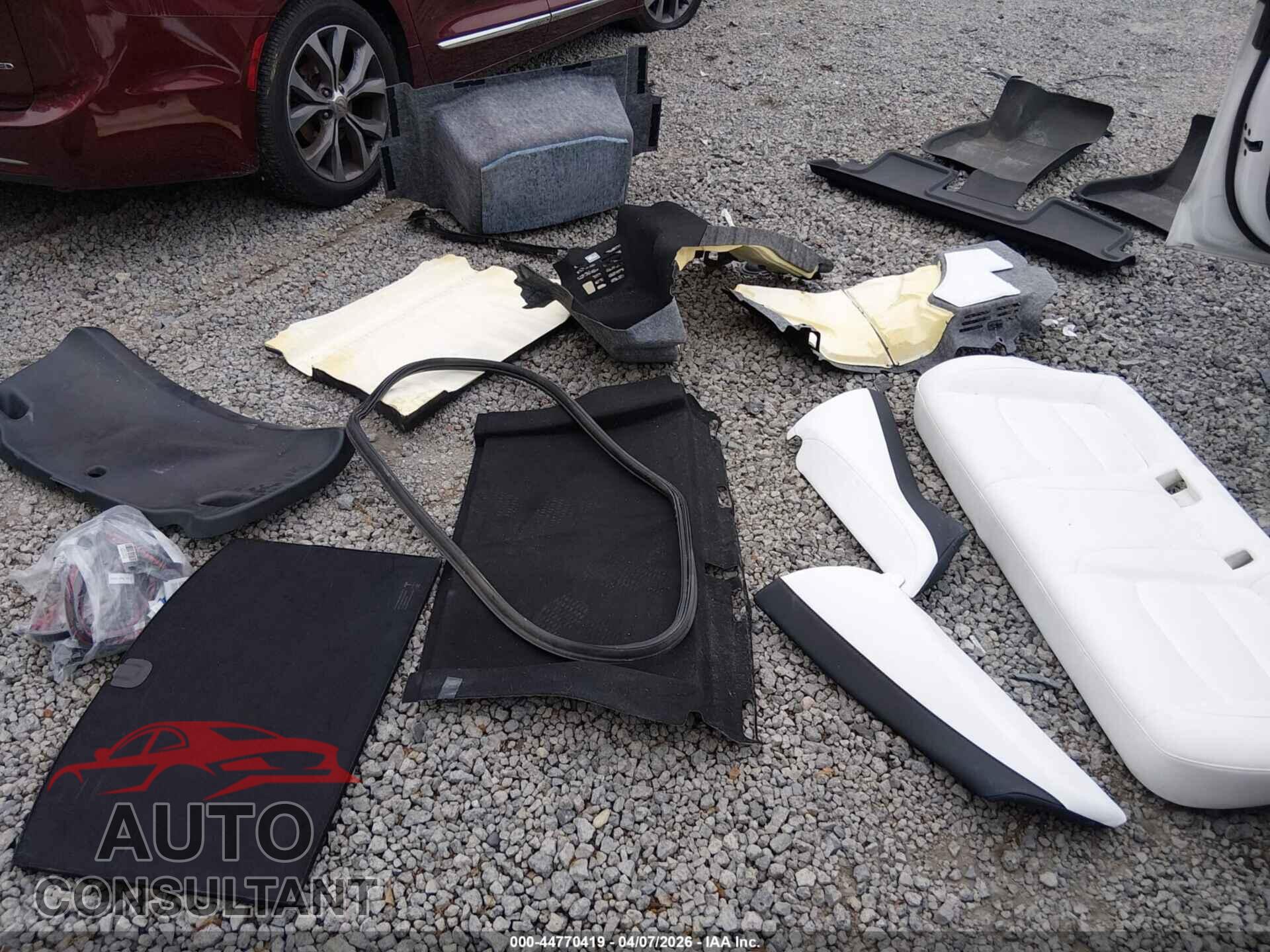 TESLA MODEL 3 2020 - 5YJ3E1EB2LF525422