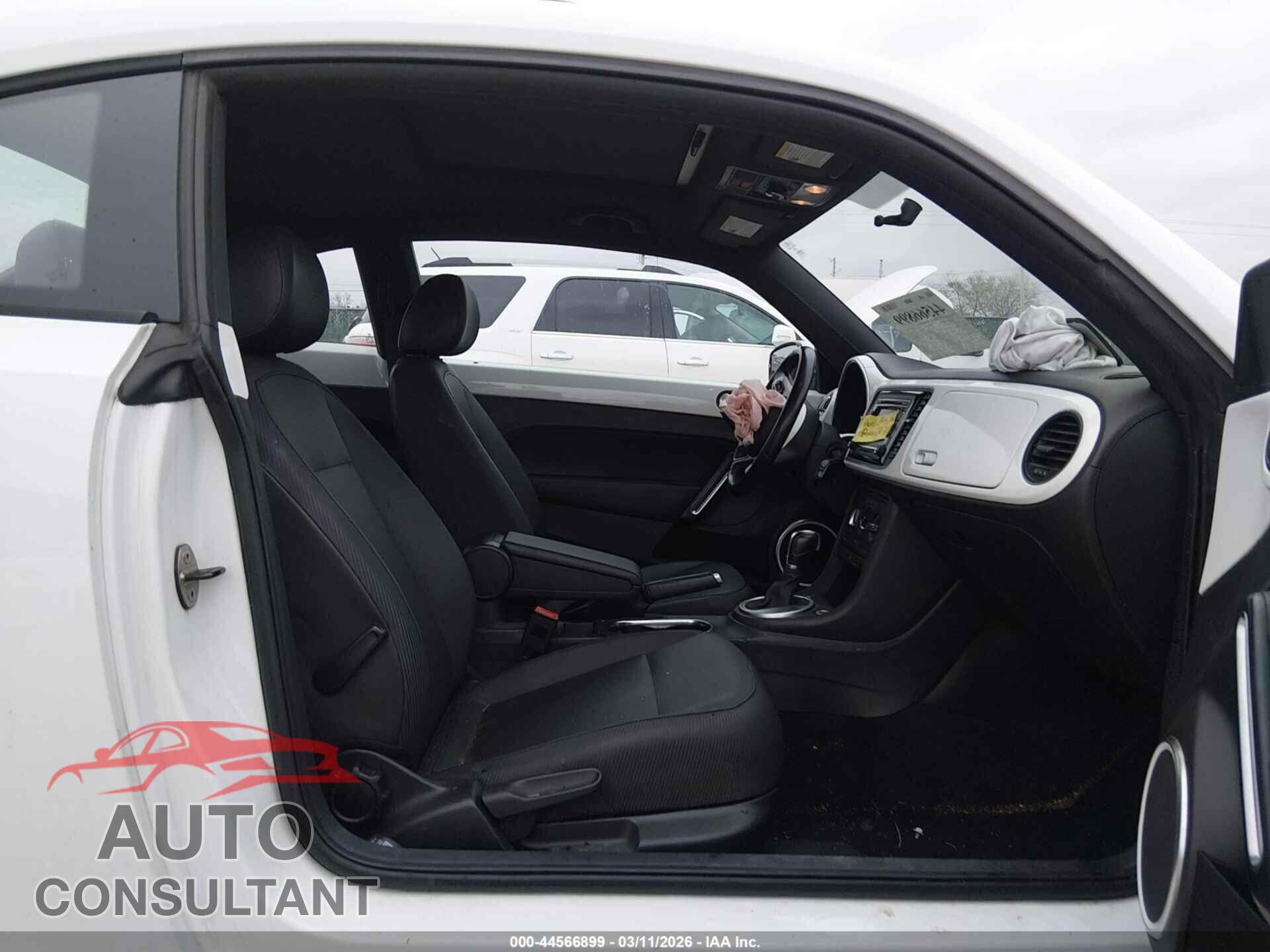 VOLKSWAGEN BEETLE 2015 - 3VWJ17AT2FM603473