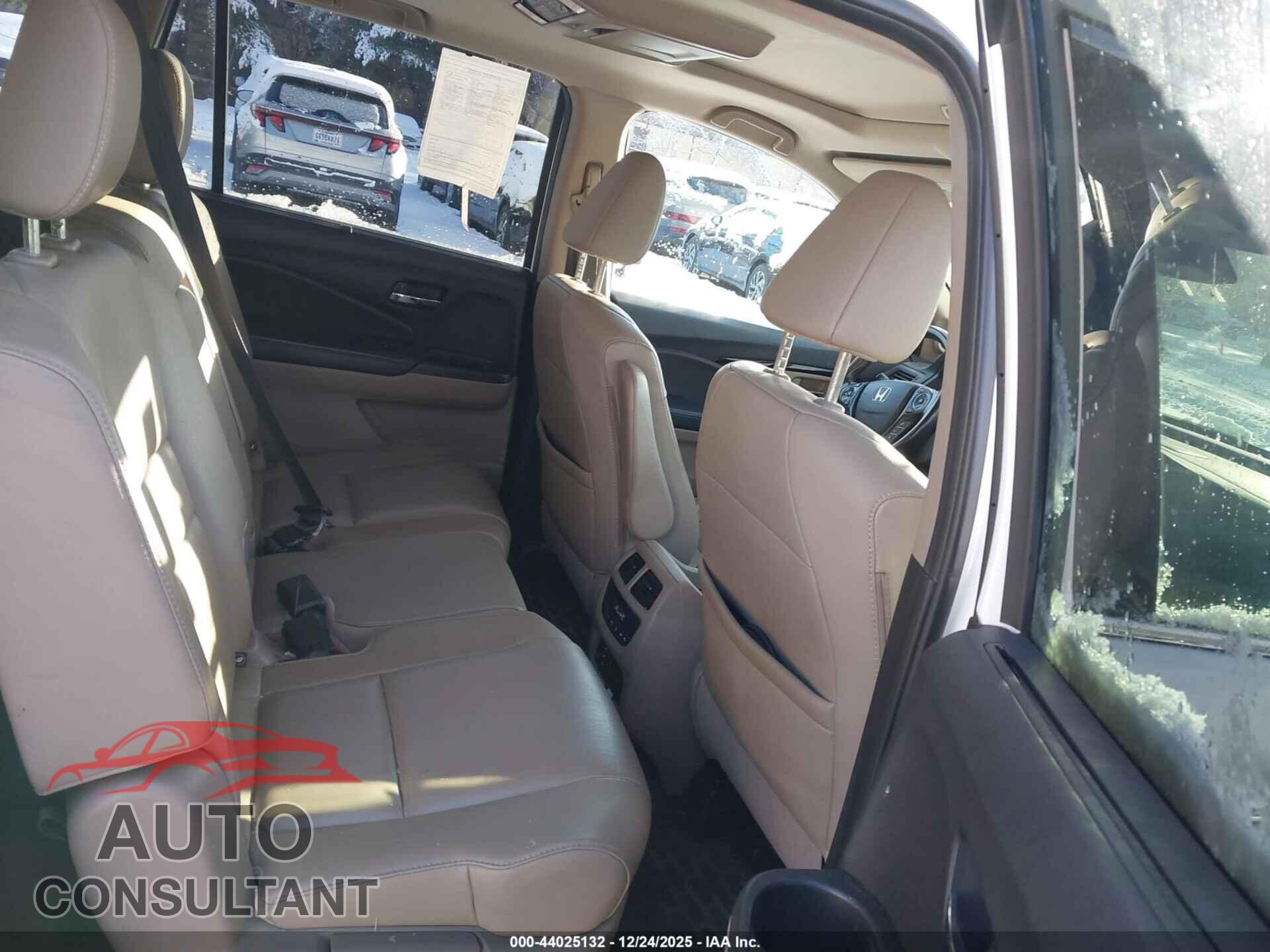 HONDA PILOT 2016 - 5FNYF6H93GB089355