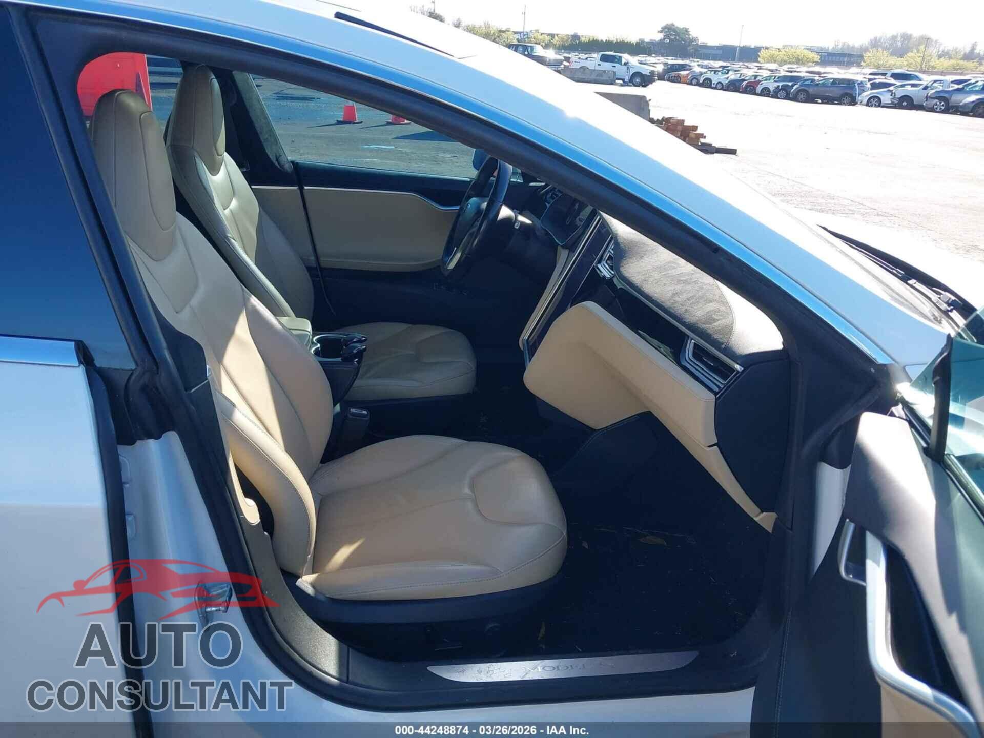 TESLA MODEL S 2015 - 5YJSA1H46FF093992