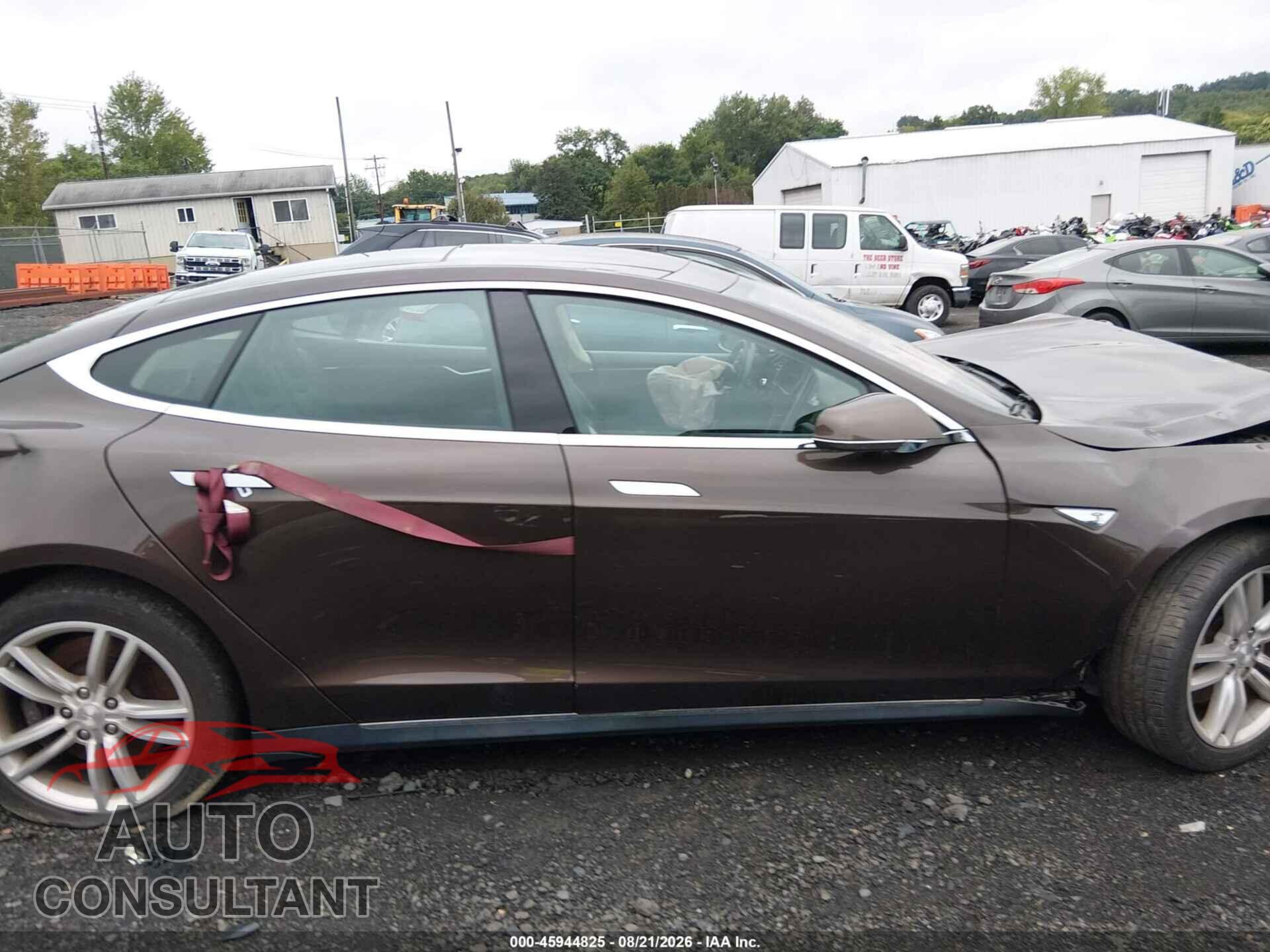 TESLA MODEL S 2014 - 5YJSA1H15EFP43707