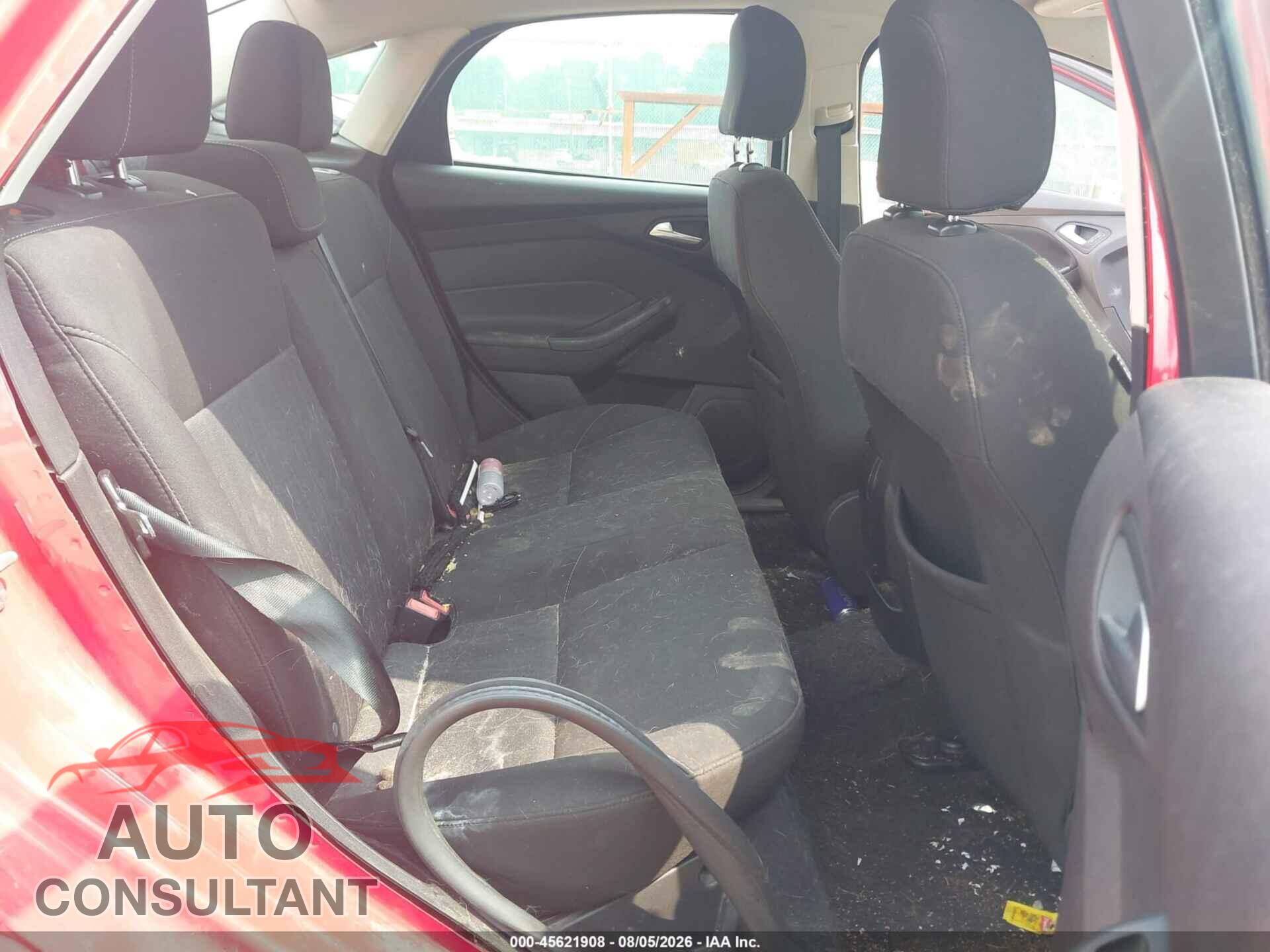FORD FOCUS 2015 - 1FADP3F22FL201743
