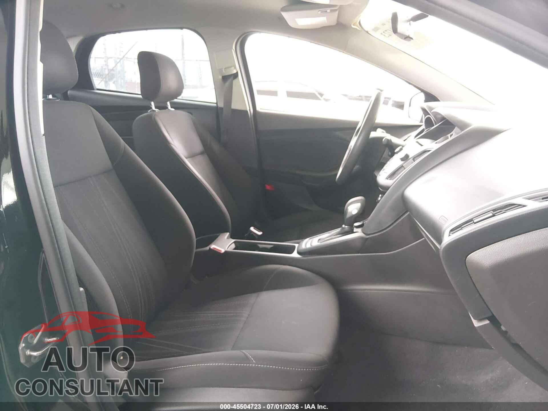 FORD FOCUS 2017 - 1FADP3E22HL325211