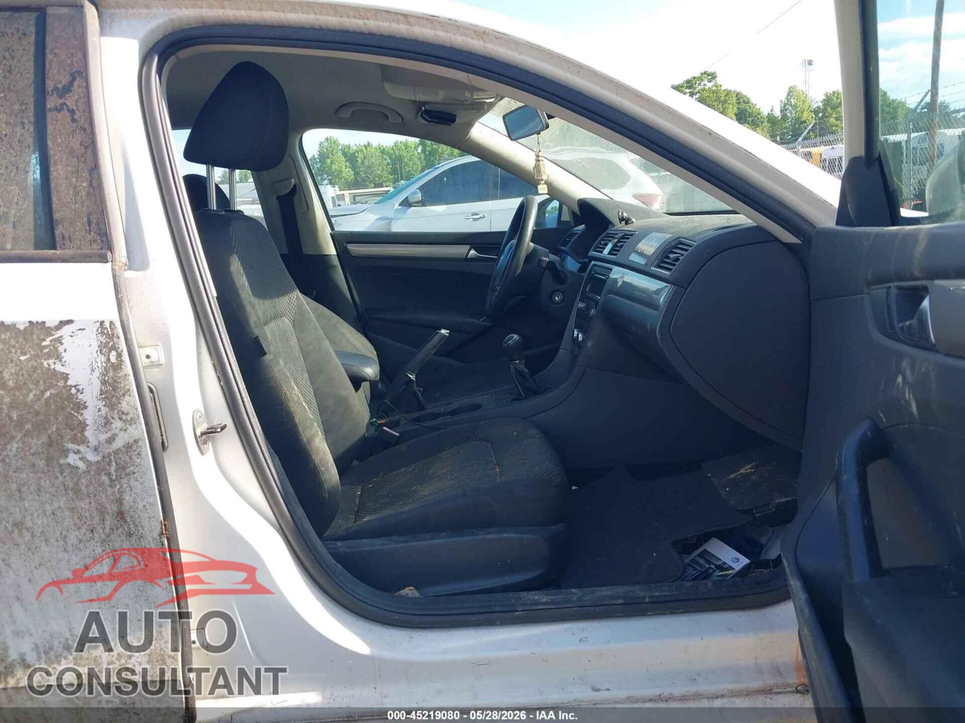 VOLKSWAGEN PASSAT 2012 - 1VWAP7A39CC004212