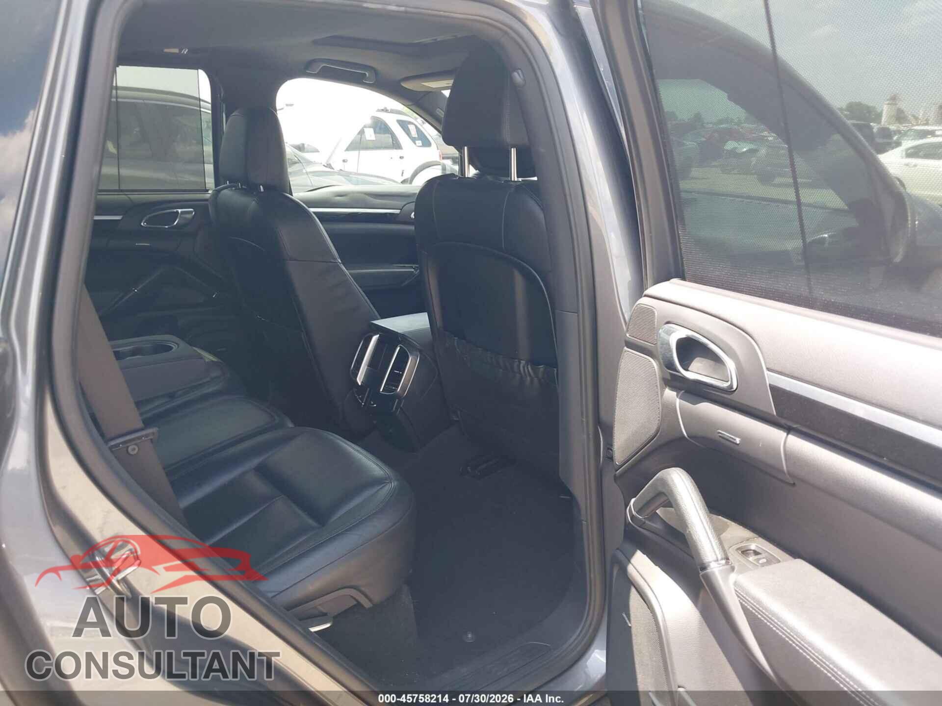 PORSCHE CAYENNE 2012 - WP1AA2A22CLA02301