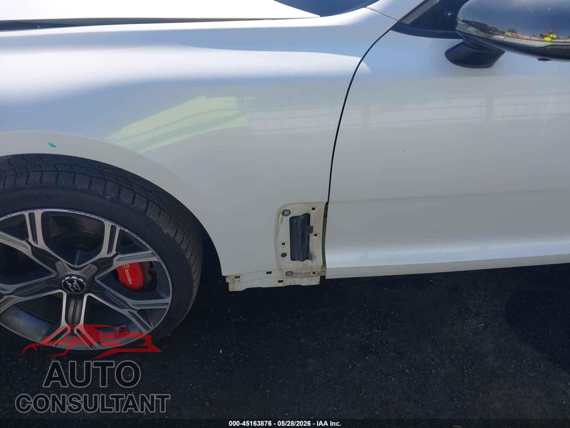 KIA STINGER 2018 - KNAE55LC5J6027667