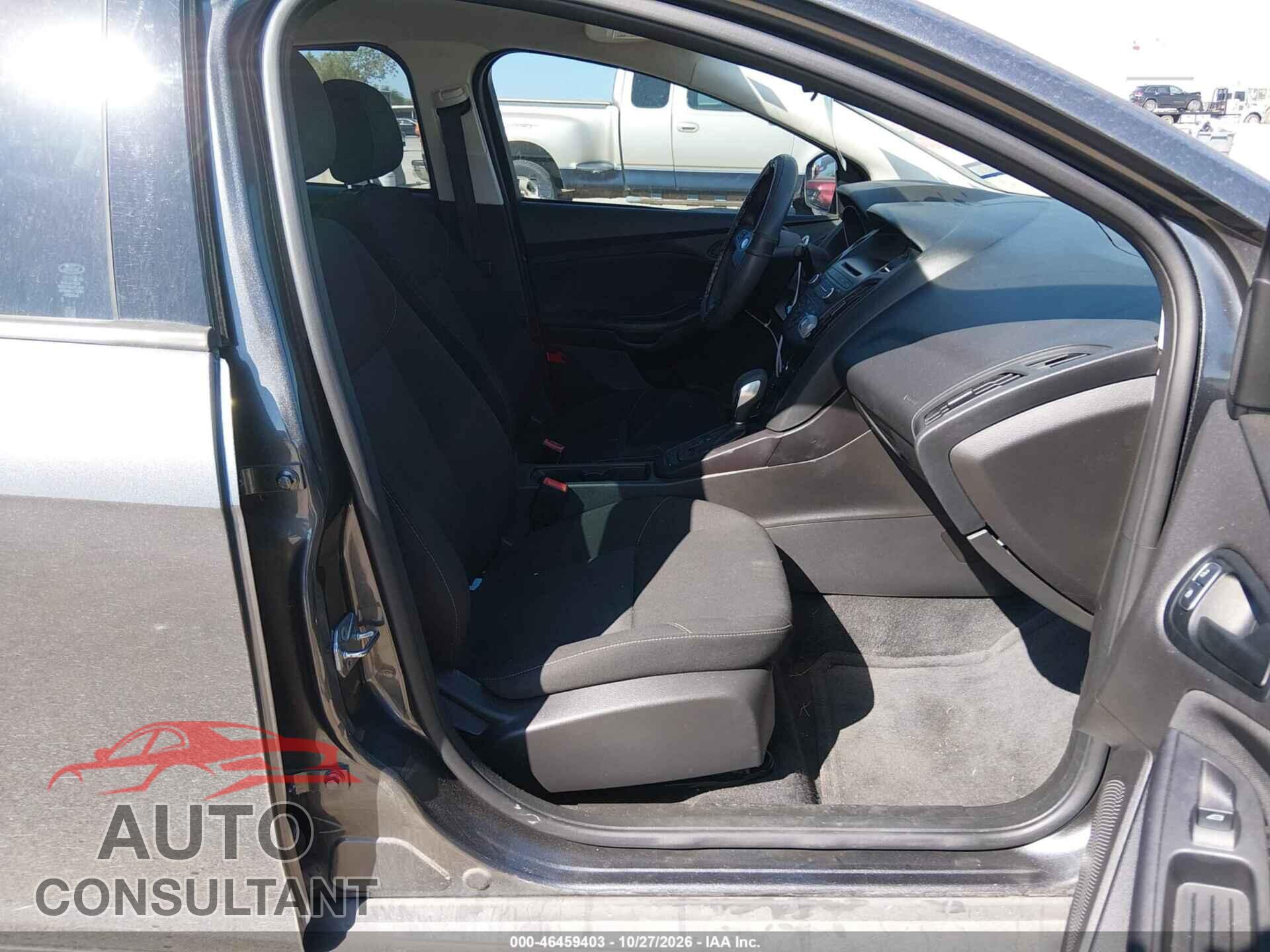 FORD FOCUS 2017 - 1FADP3E27HL235357