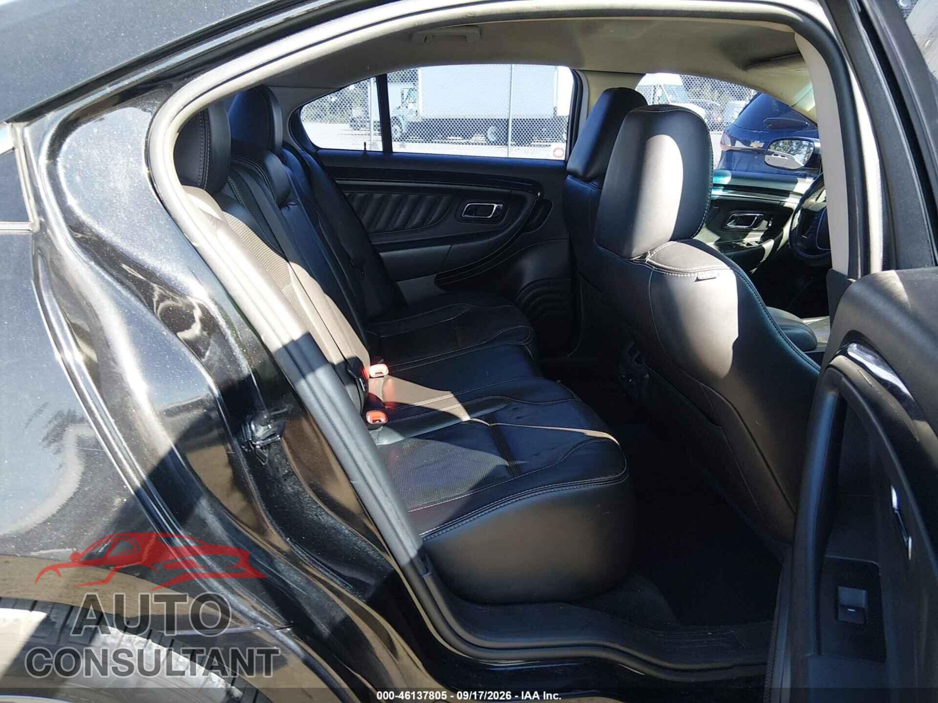 FORD TAURUS 2011 - 1FAHP2FW4BG120440