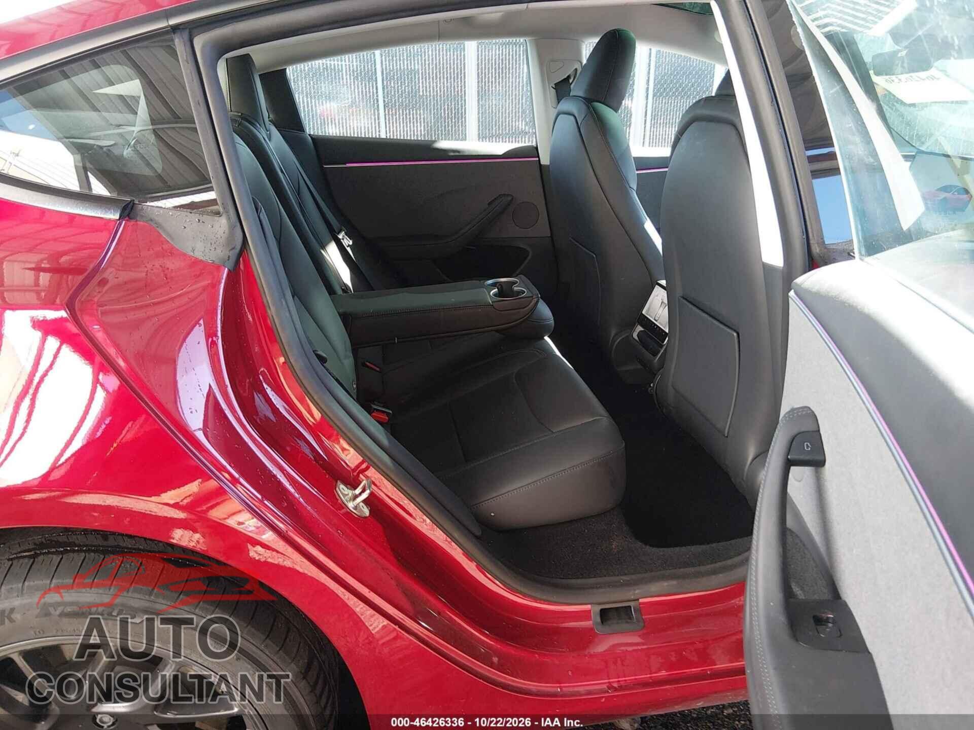TESLA MODEL 3 2024 - 5YJ3E1EA5RF833541