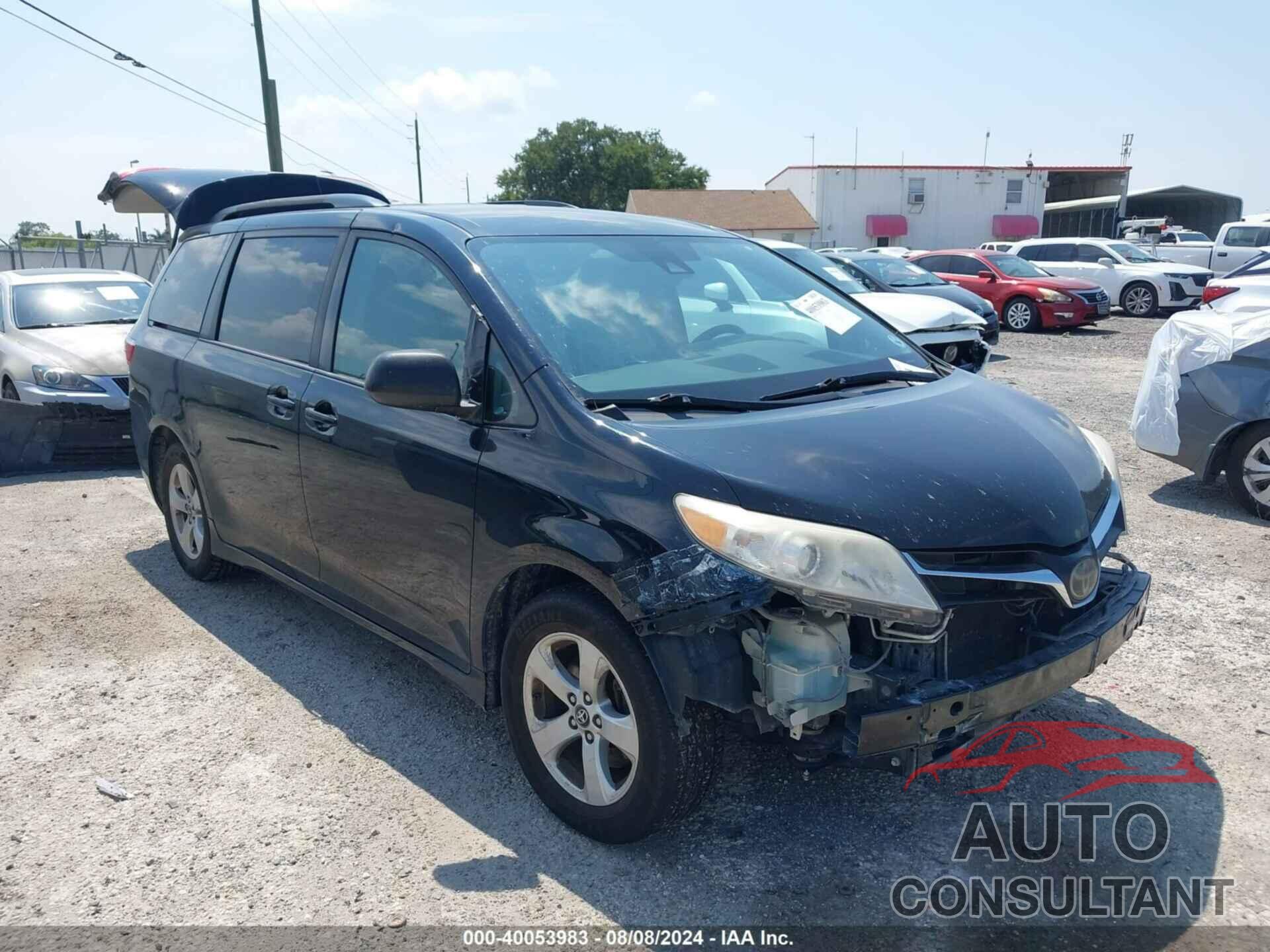 TOYOTA SIENNA 2018 - 5TDKZ3DC4JS949876