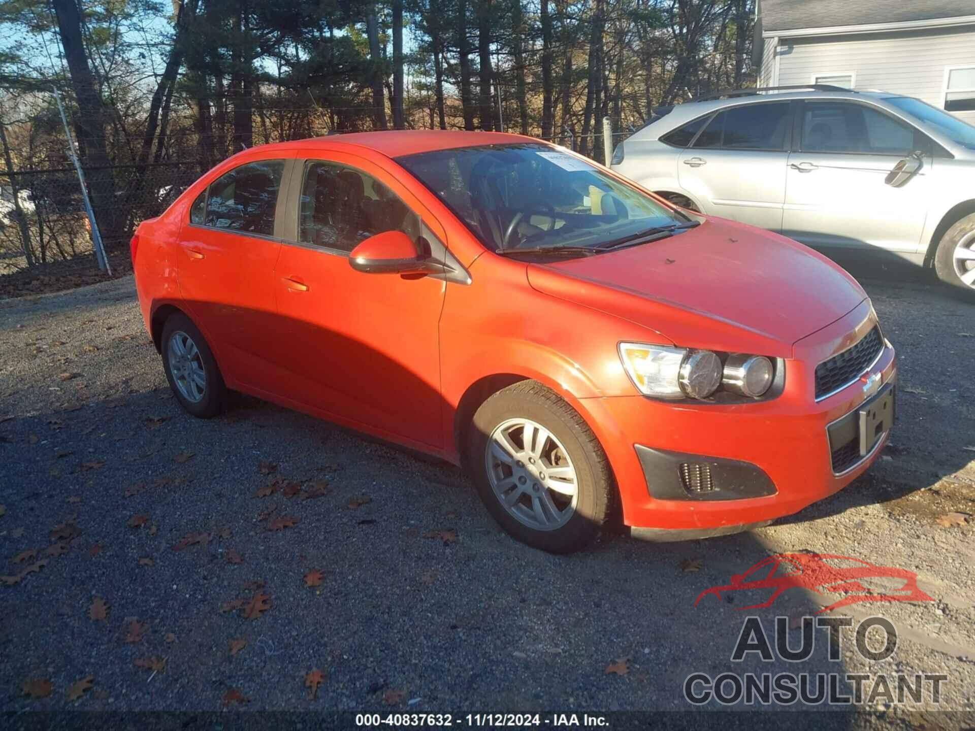 CHEVROLET SONIC 2012 - 1G1JC5SH8C4174173
