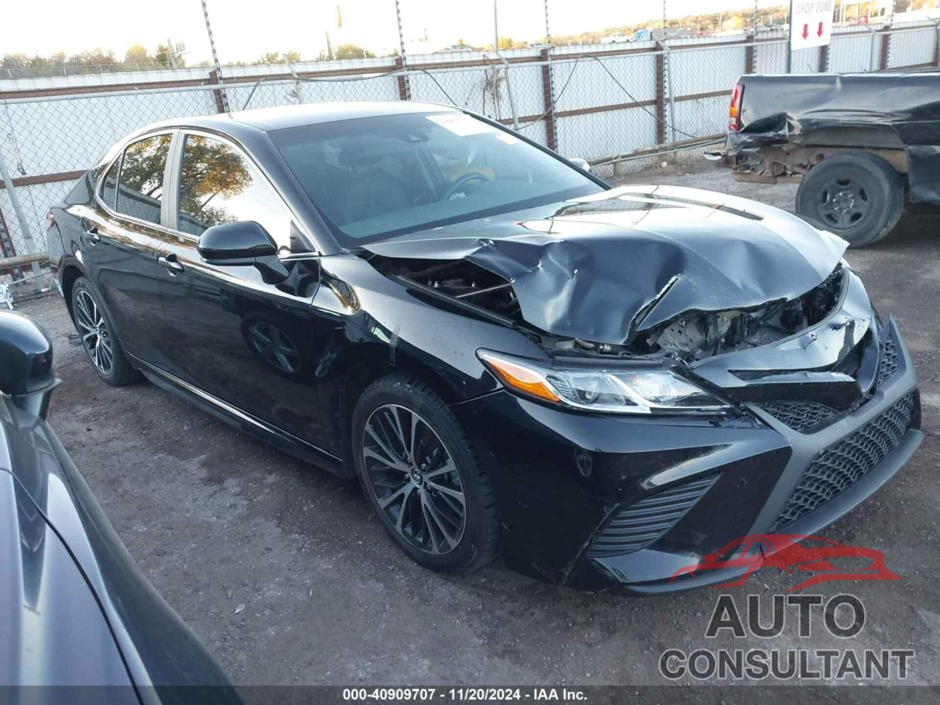 TOYOTA CAMRY 2018 - 4T1B11HK3JU656815