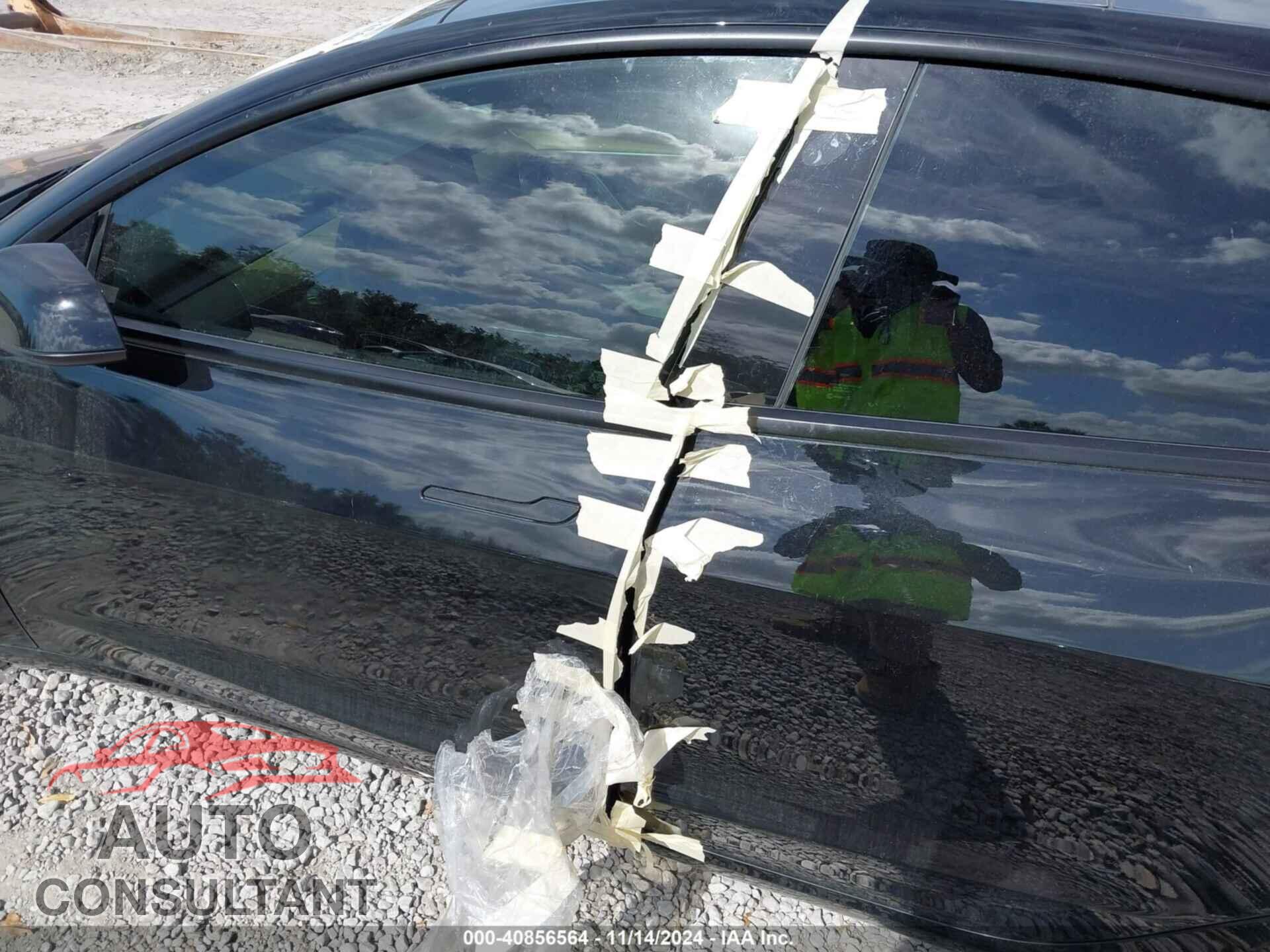 TESLA MODEL 3 2021 - 5YJ3E1EAXMF090352