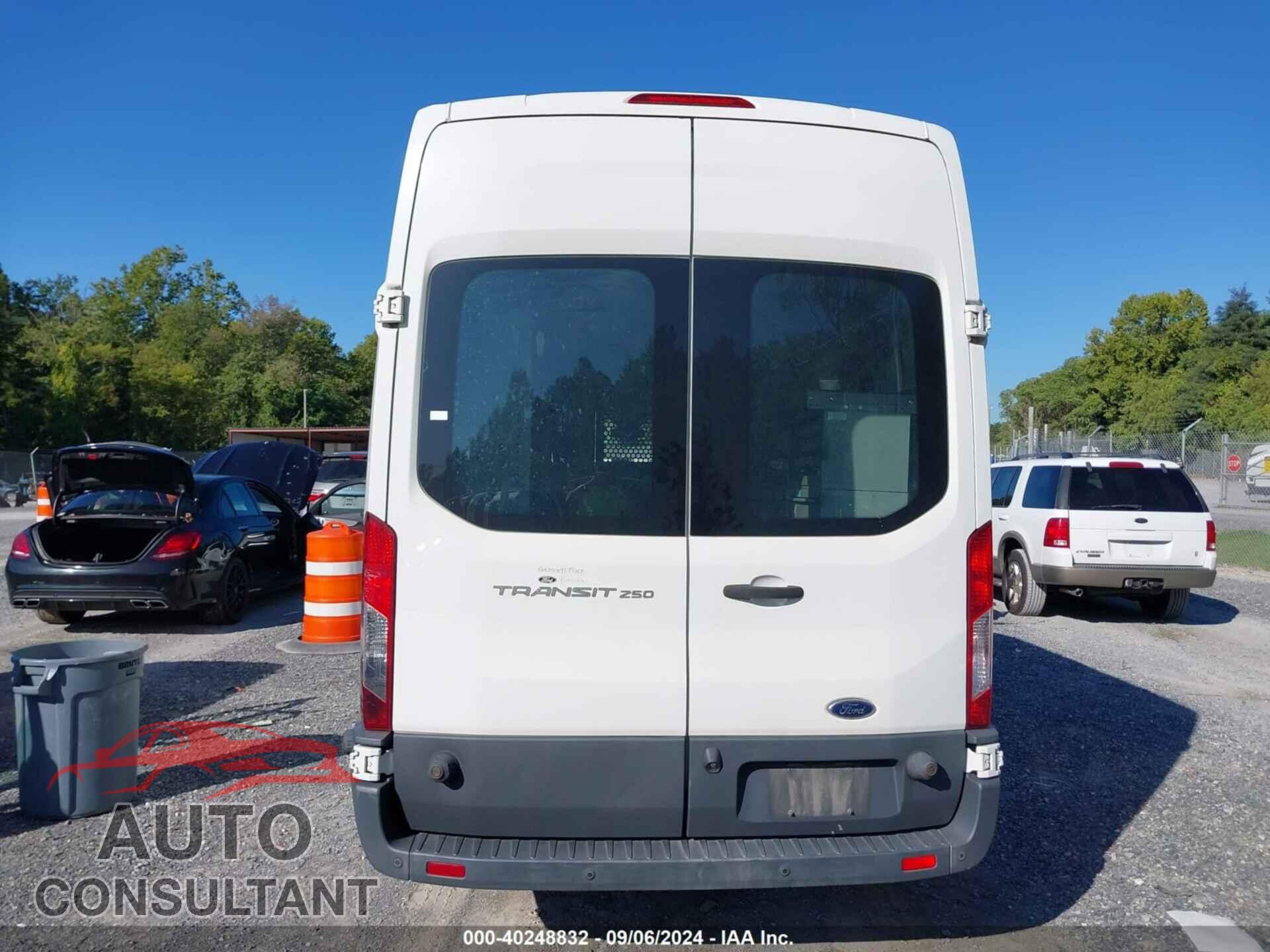 FORD TRANSIT-250 2017 - 1FTYR2XM0HKA16373