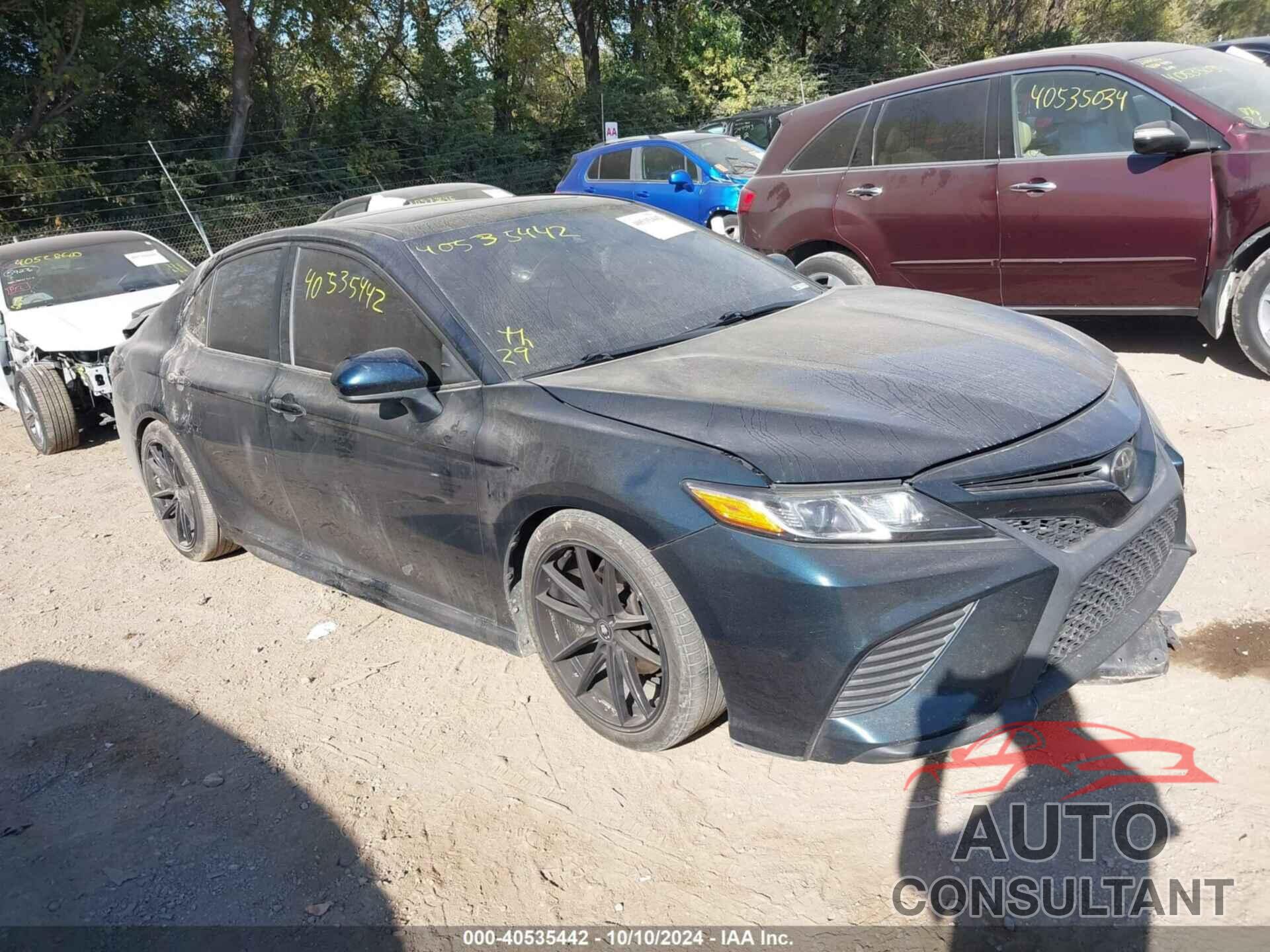 TOYOTA CAMRY 2018 - 4T1B11HK0JU603294