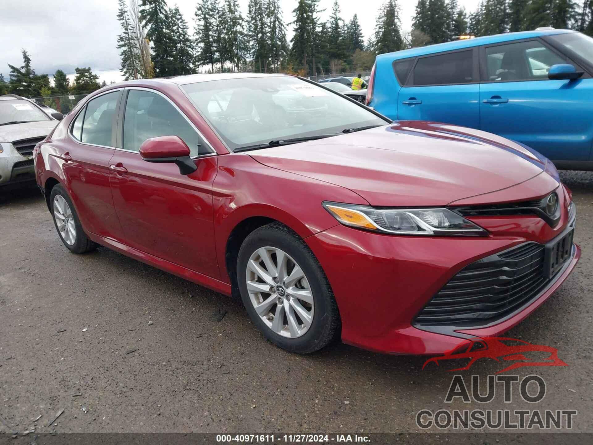 TOYOTA CAMRY 2018 - 4T1B11HK4JU551412