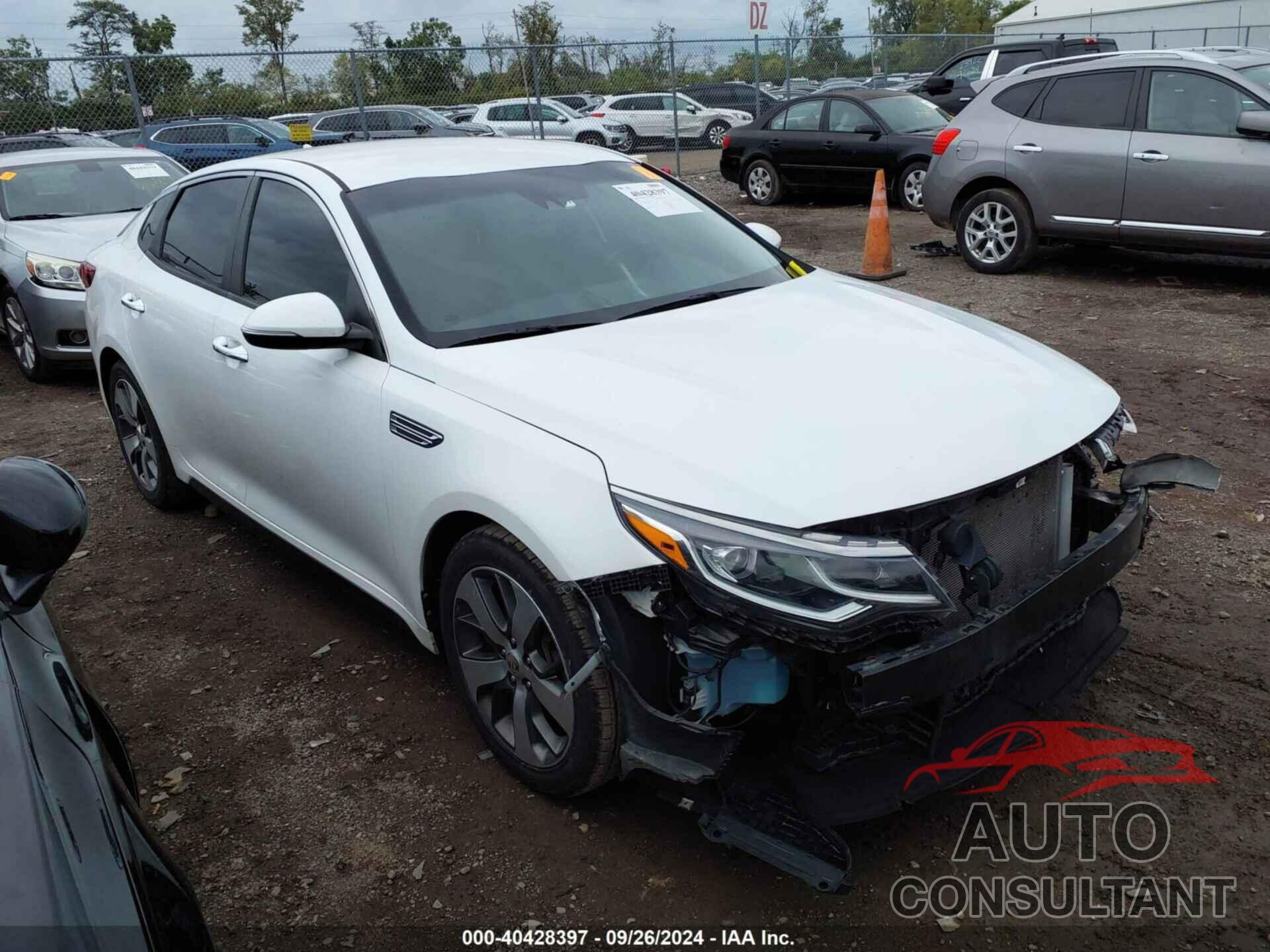 KIA OPTIMA LX AUTOMATIC 2019 - 5XXGT4L30KG315885