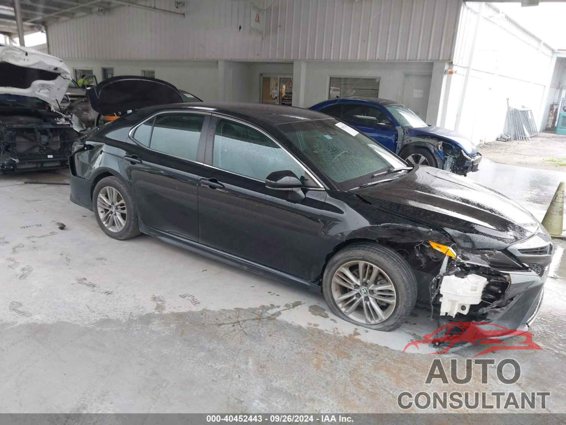 TOYOTA CAMRY 2018 - 4T1B11HK9JU537571