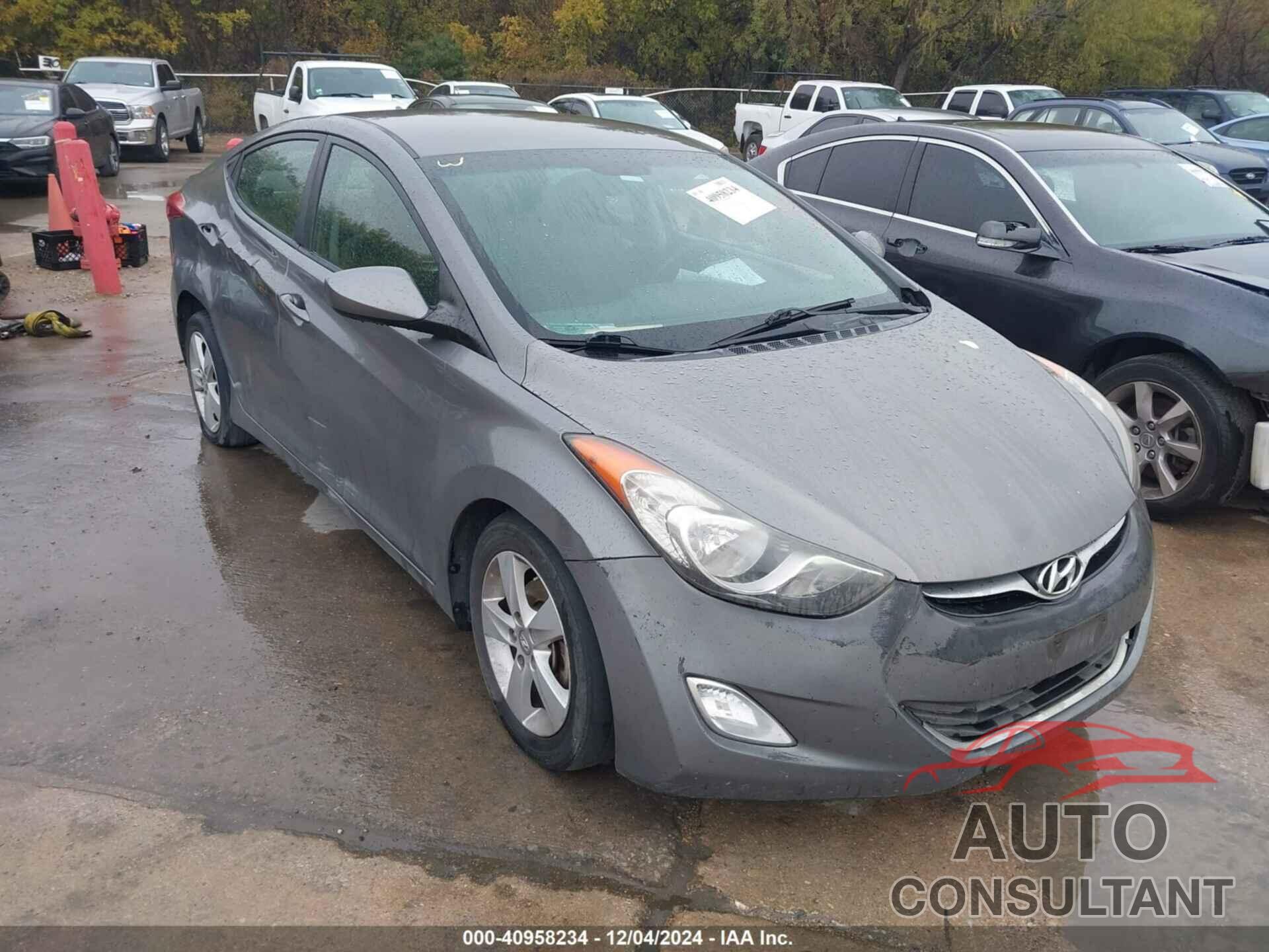 HYUNDAI ELANTRA 2013 - 5NPDH4AE3DH376860