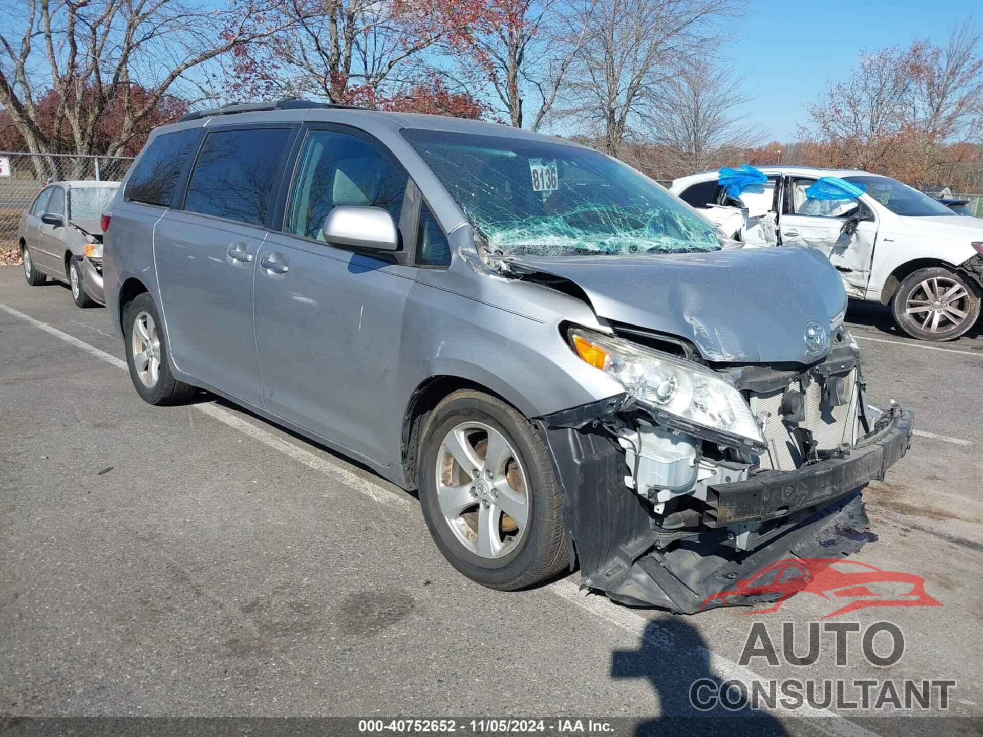 TOYOTA SIENNA 2015 - 5TDKK3DC0FS645438