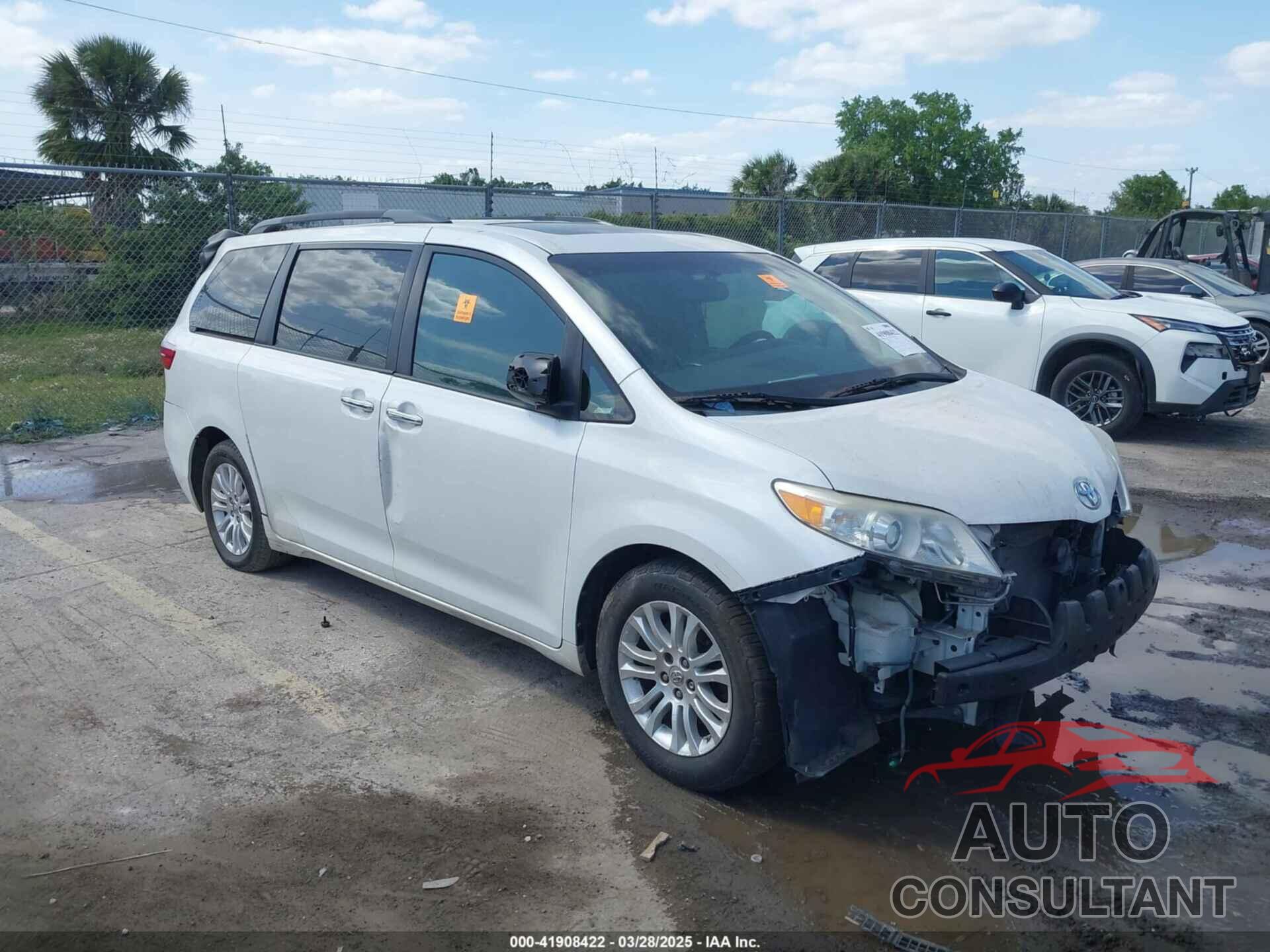 TOYOTA SIENNA 2015 - 5TDYK3DC8FS566058