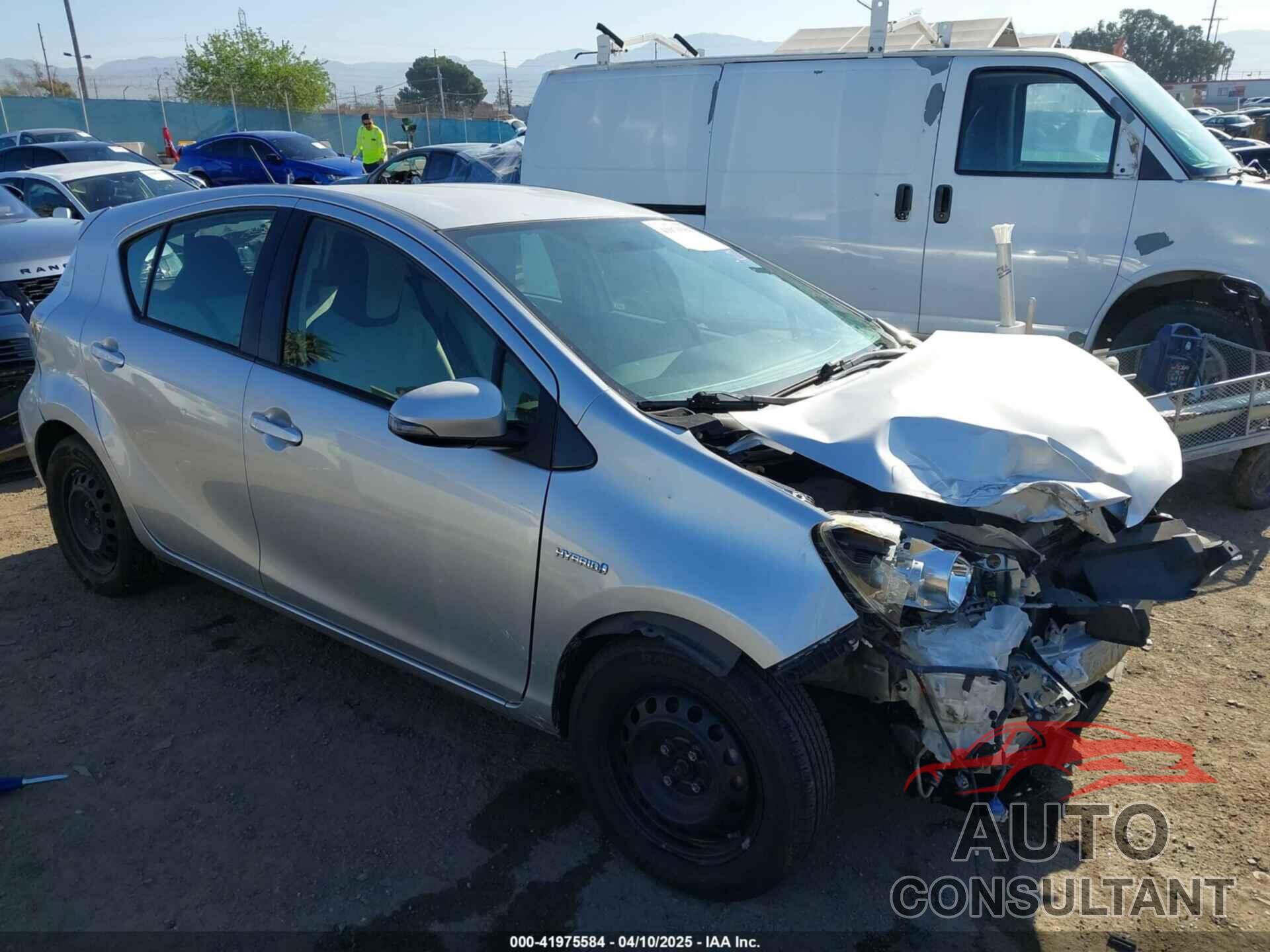TOYOTA PRIUS C 2014 - JTDKDTB34E1566556