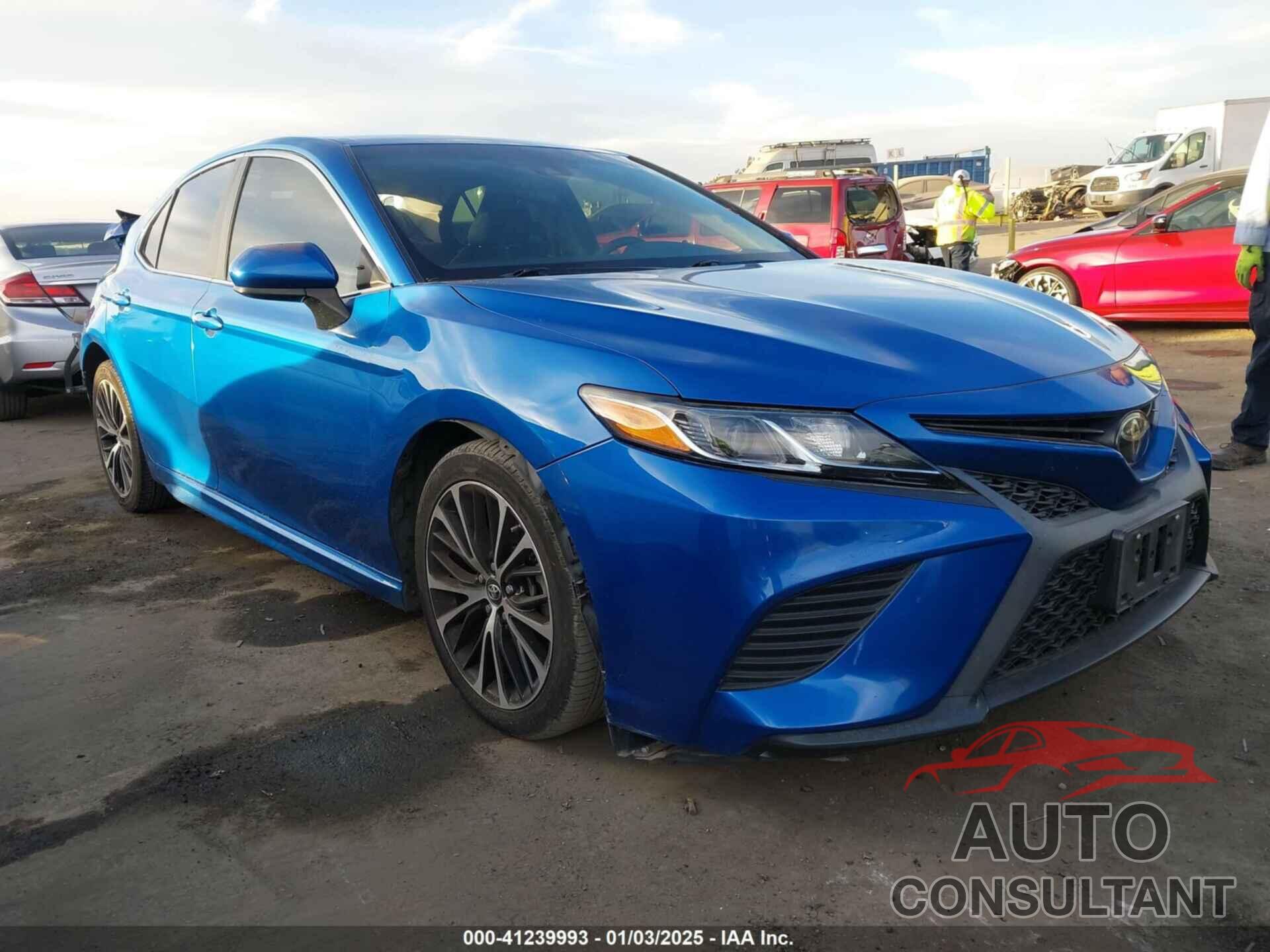TOYOTA CAMRY 2018 - 4T1B11HK8JU120586