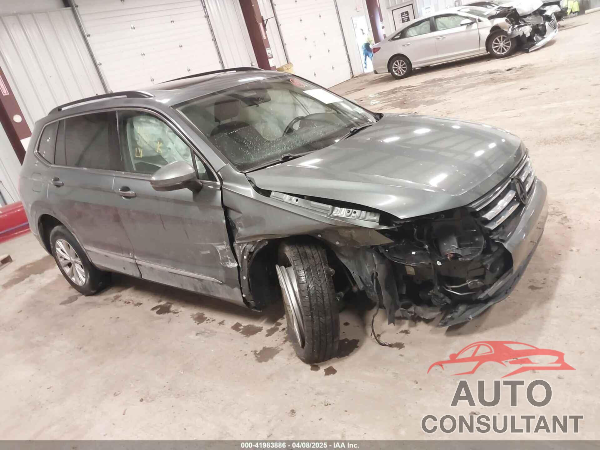 VOLKSWAGEN TIGUAN 2018 - 3VV3B7AX9JM125297