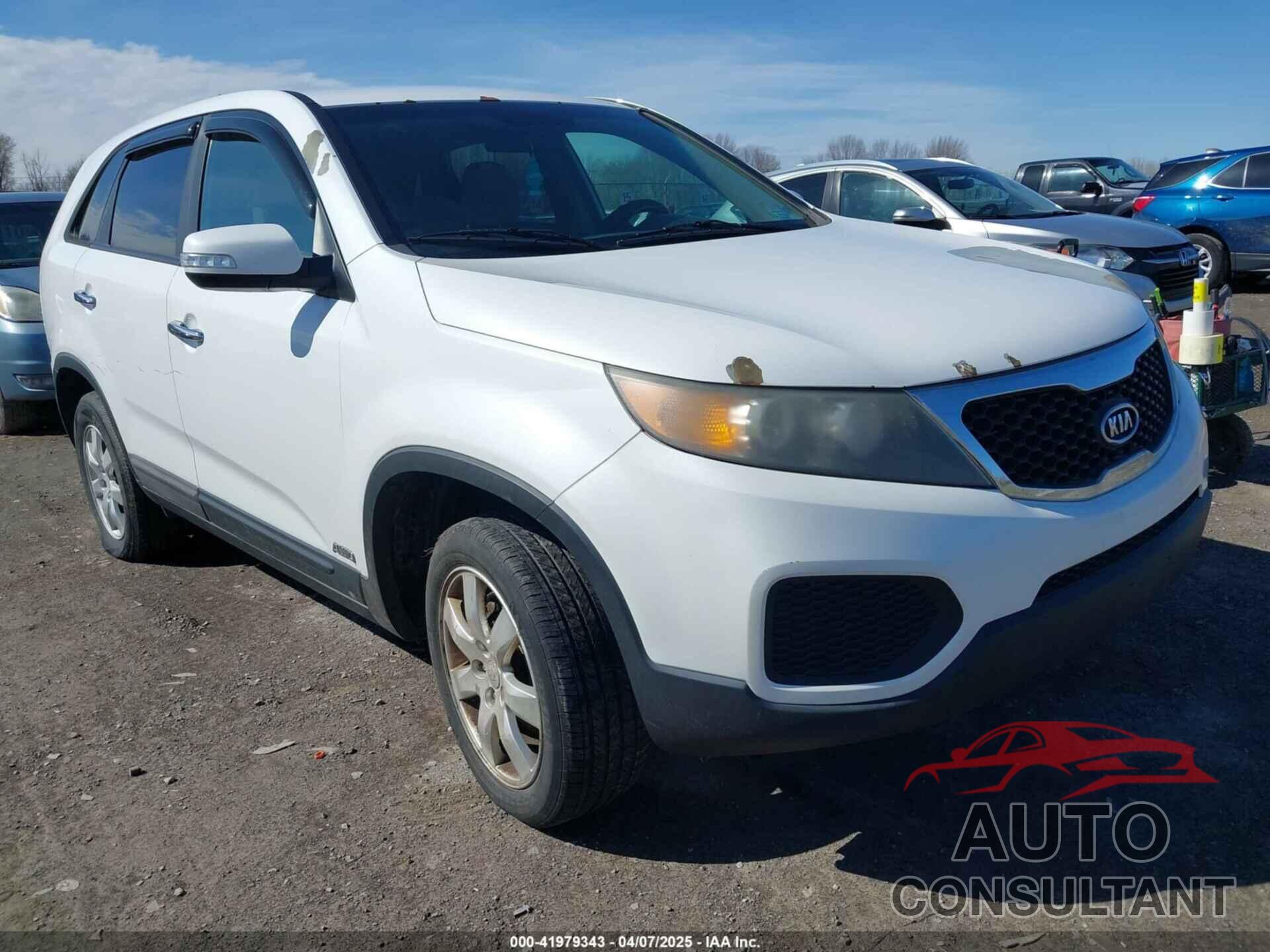 KIA SORENTO 2011 - 5XYKTCA1XBG006605