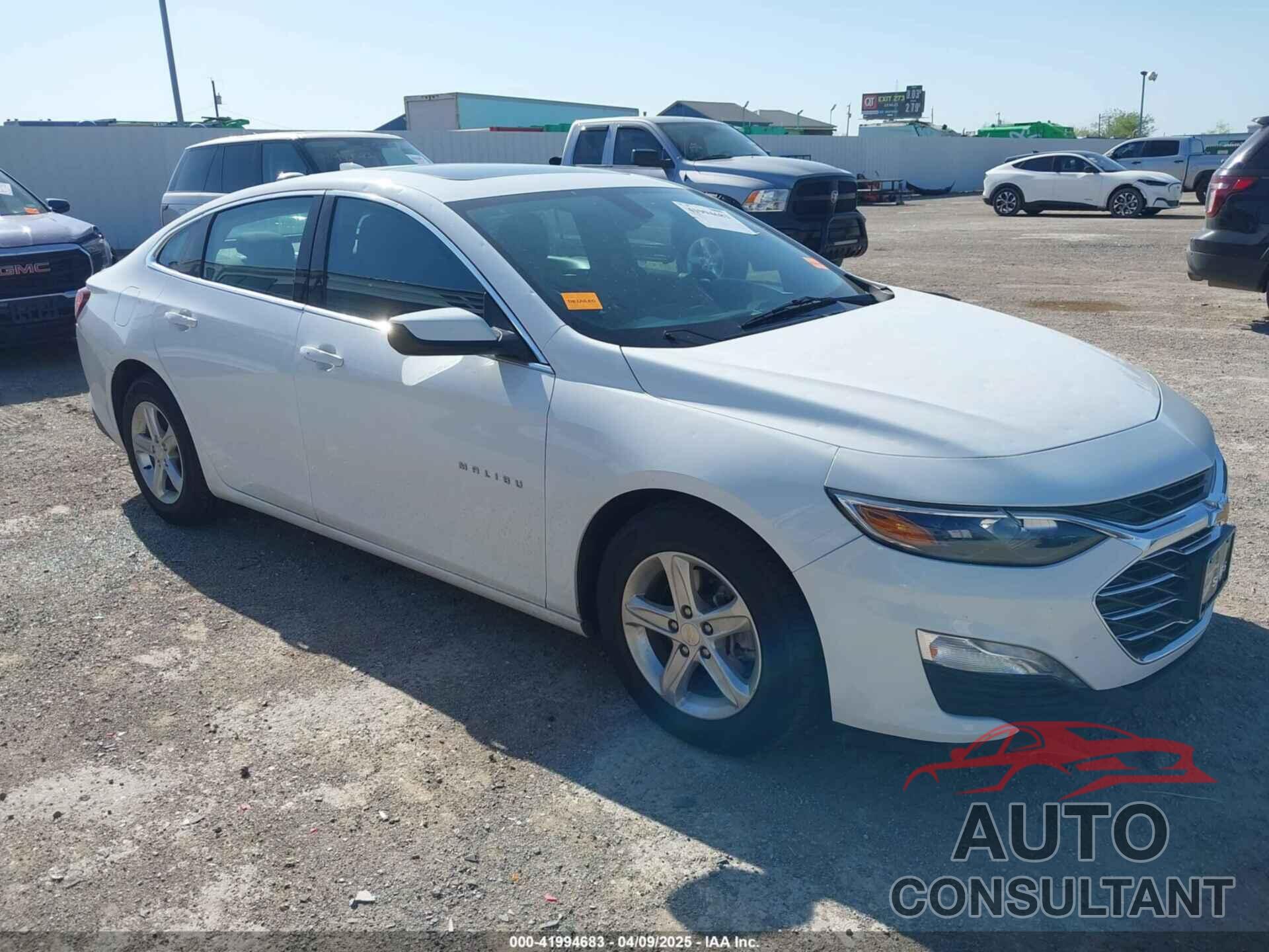 CHEVROLET MALIBU 2022 - 1G1ZD5ST8NF179269