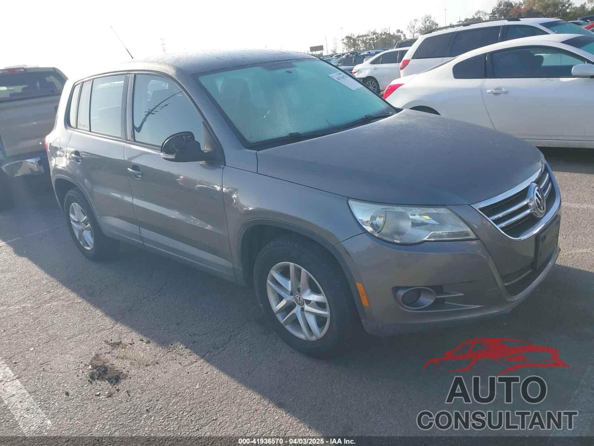 VOLKSWAGEN TIGUAN 2011 - WVGAV7AX6BW503490