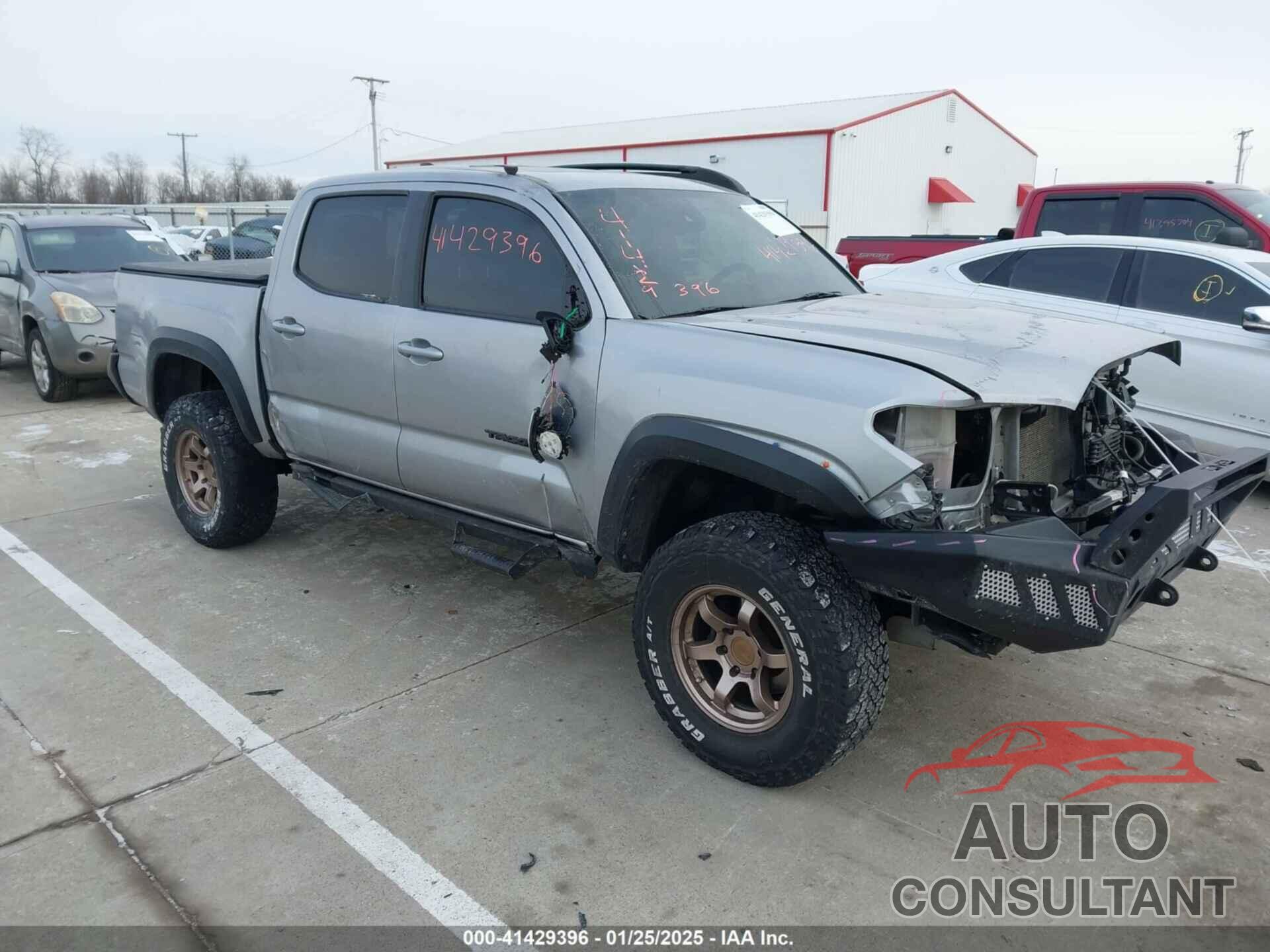 TOYOTA TACOMA 2018 - 3TMCZ5AN1JM135996
