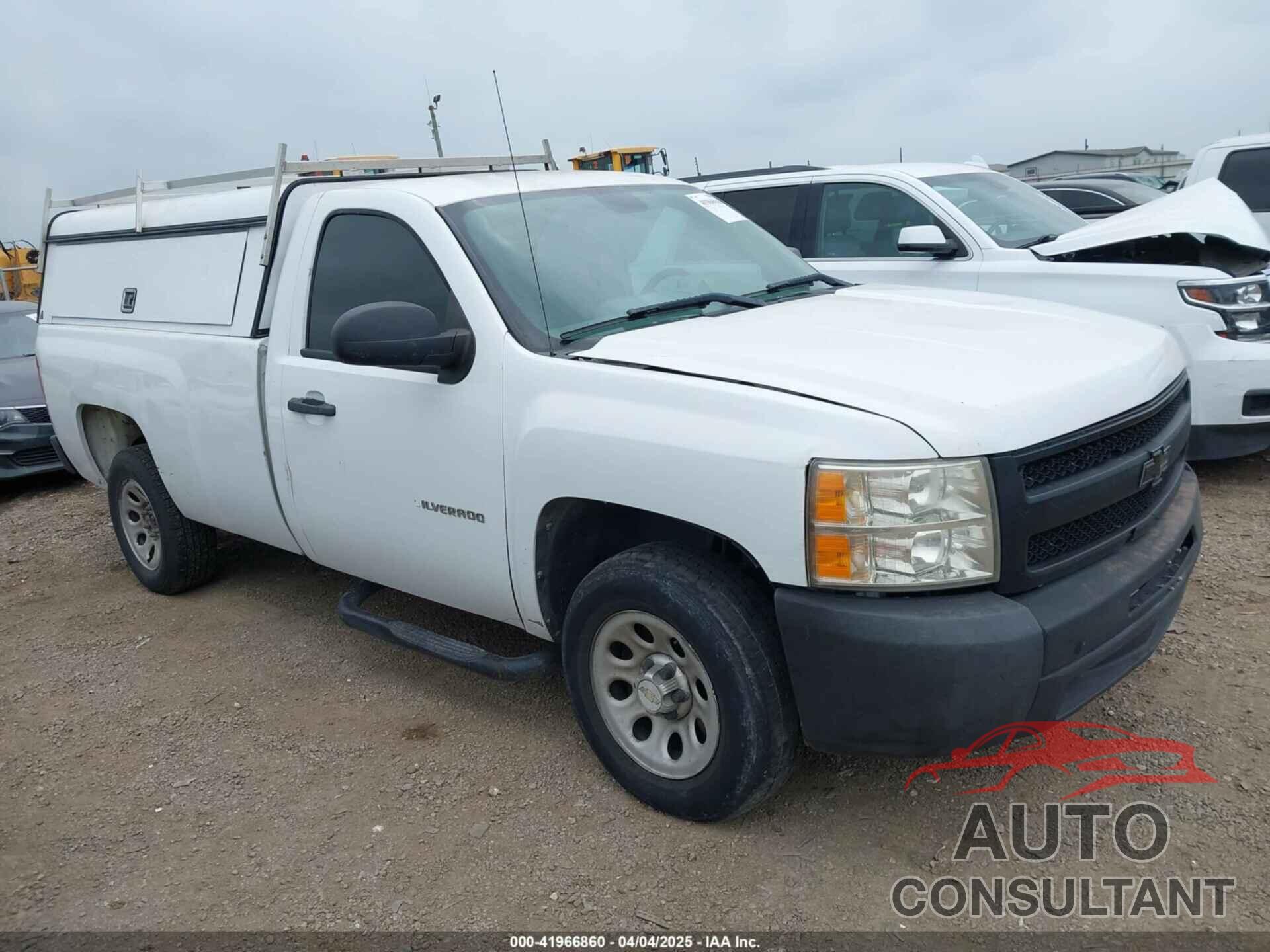 CHEVROLET SILVERADO 1500 2011 - 1GCNCPEX5BZ240591