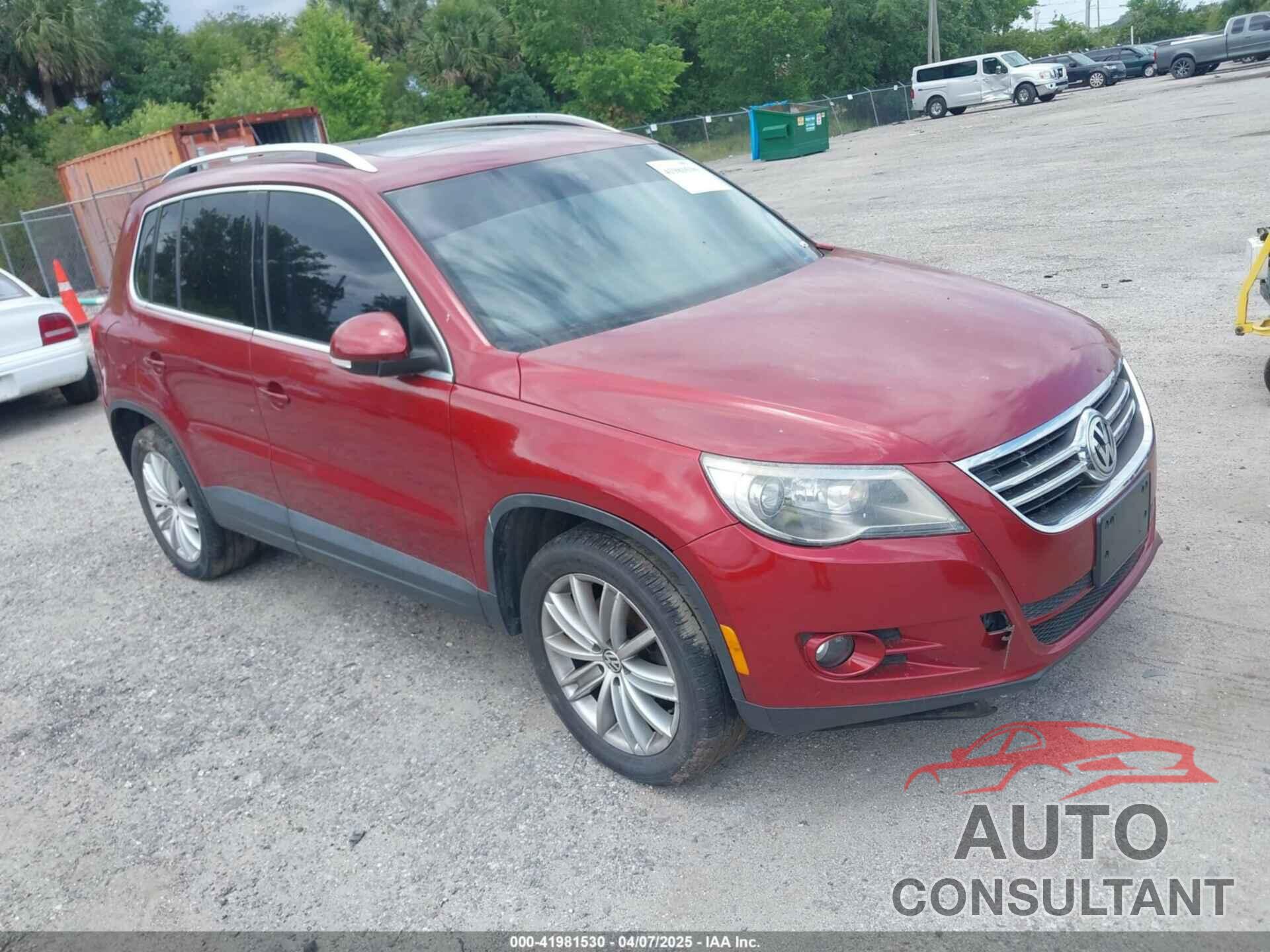 VOLKSWAGEN TIGUAN 2011 - WVGAV7AX5BW001697