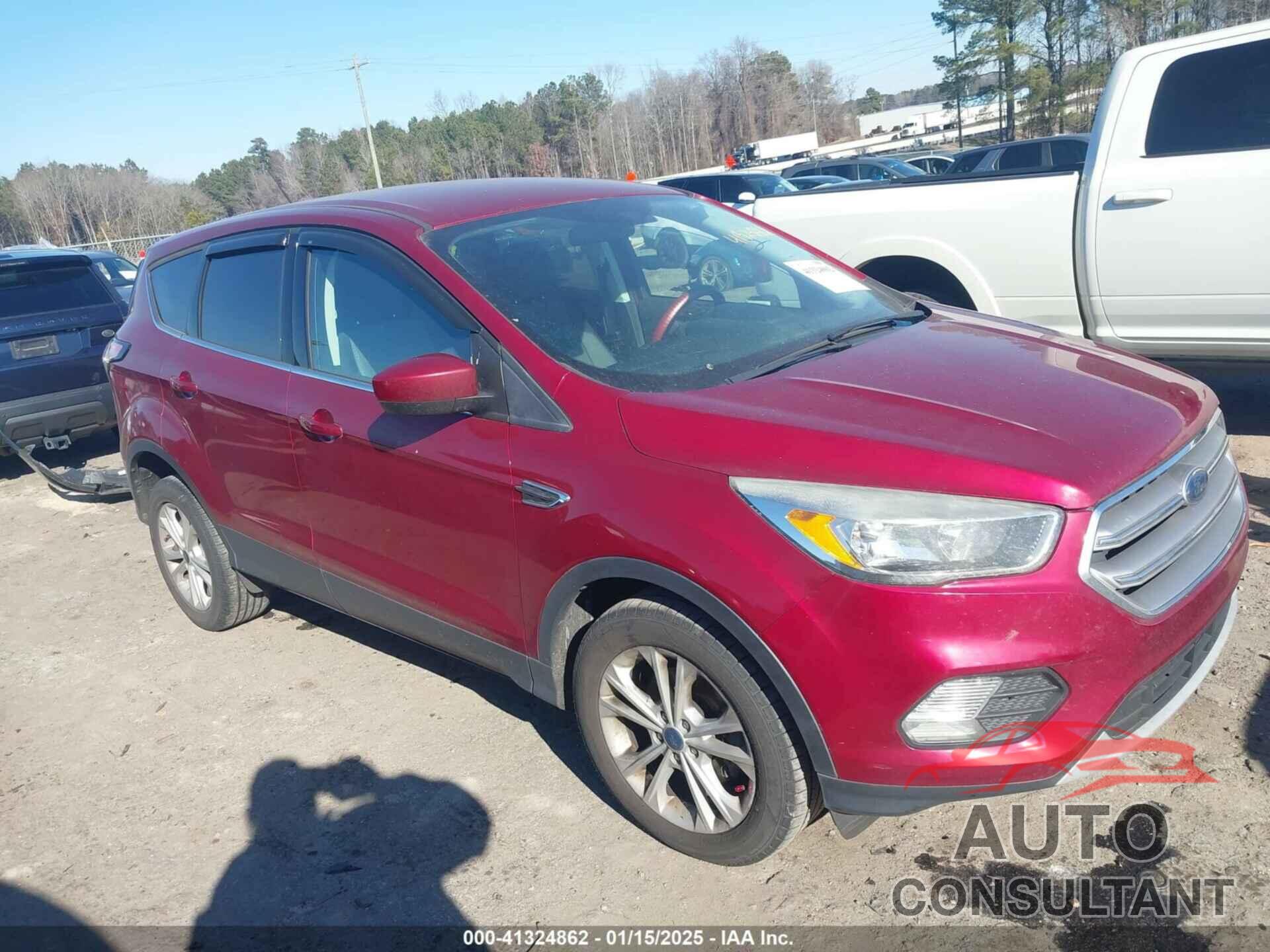 FORD ESCAPE 2017 - 1FMCU0GD3HUC09436