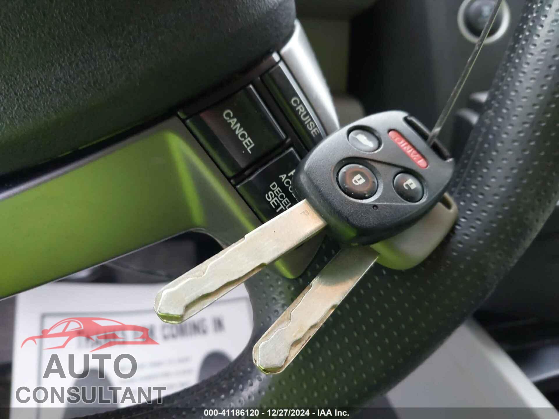 HONDA PILOT 2015 - 5FNYF4H4XFB018564