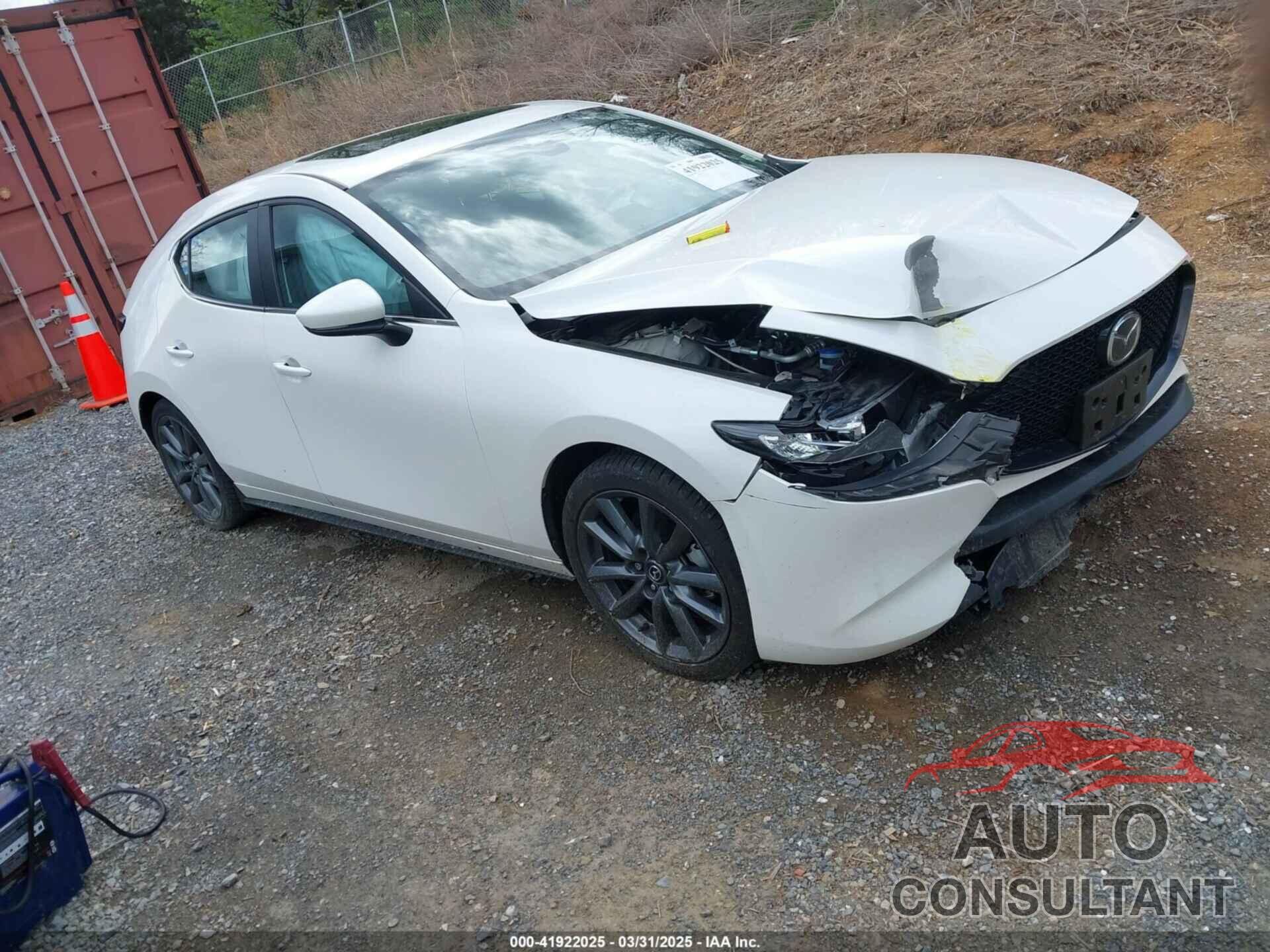 MAZDA MAZDA3 HATCHBACK 2023 - JM1BPALMXP1607956